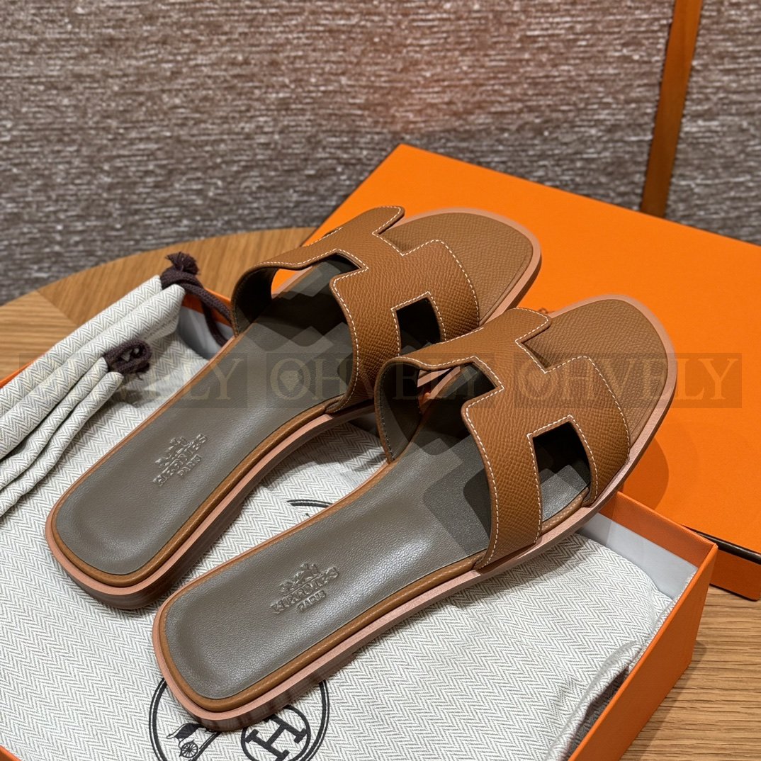 HERMÈS 에르메스 오란 샌들 엡송 카프스킨 (Gold) 상품 썸네일