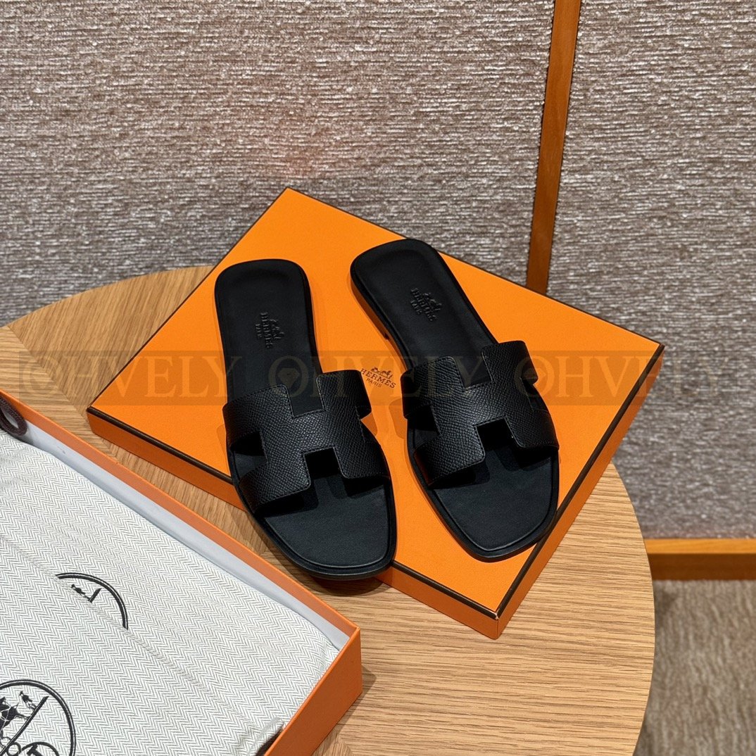 HERMÈS 에르메스 오란 샌들 엡송 카프스킨 (Black) 상품 썸네일