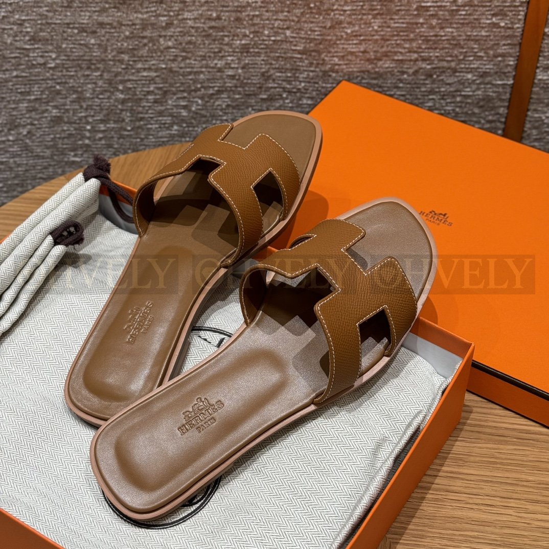HERMÈS 에르메스 오란 샌들 엡송 카프스킨 (37/Gold) 상품 썸네일