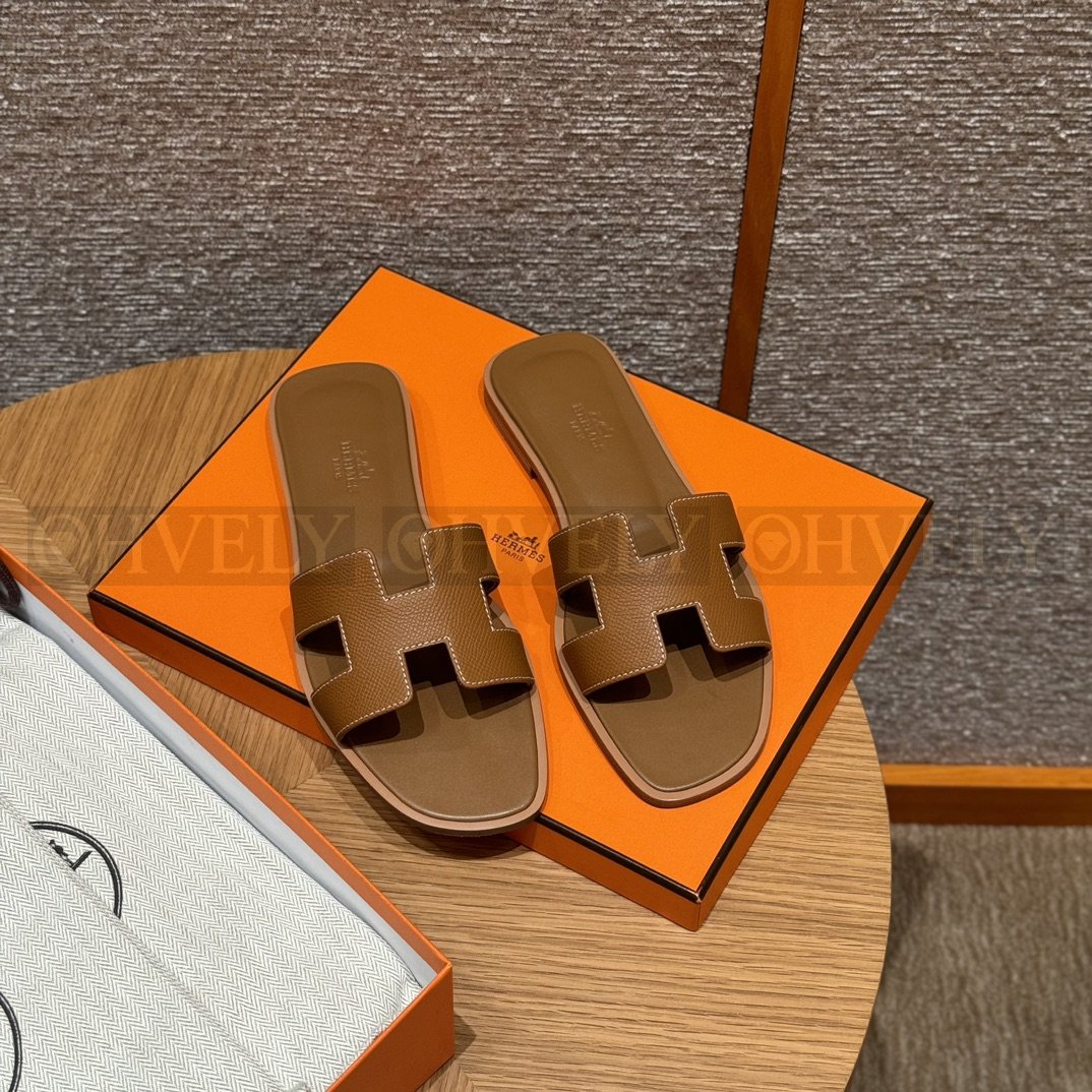 HERMÈS 에르메스 오란 샌들 엡송 카프스킨 (37/Gold) 상품 썸네일