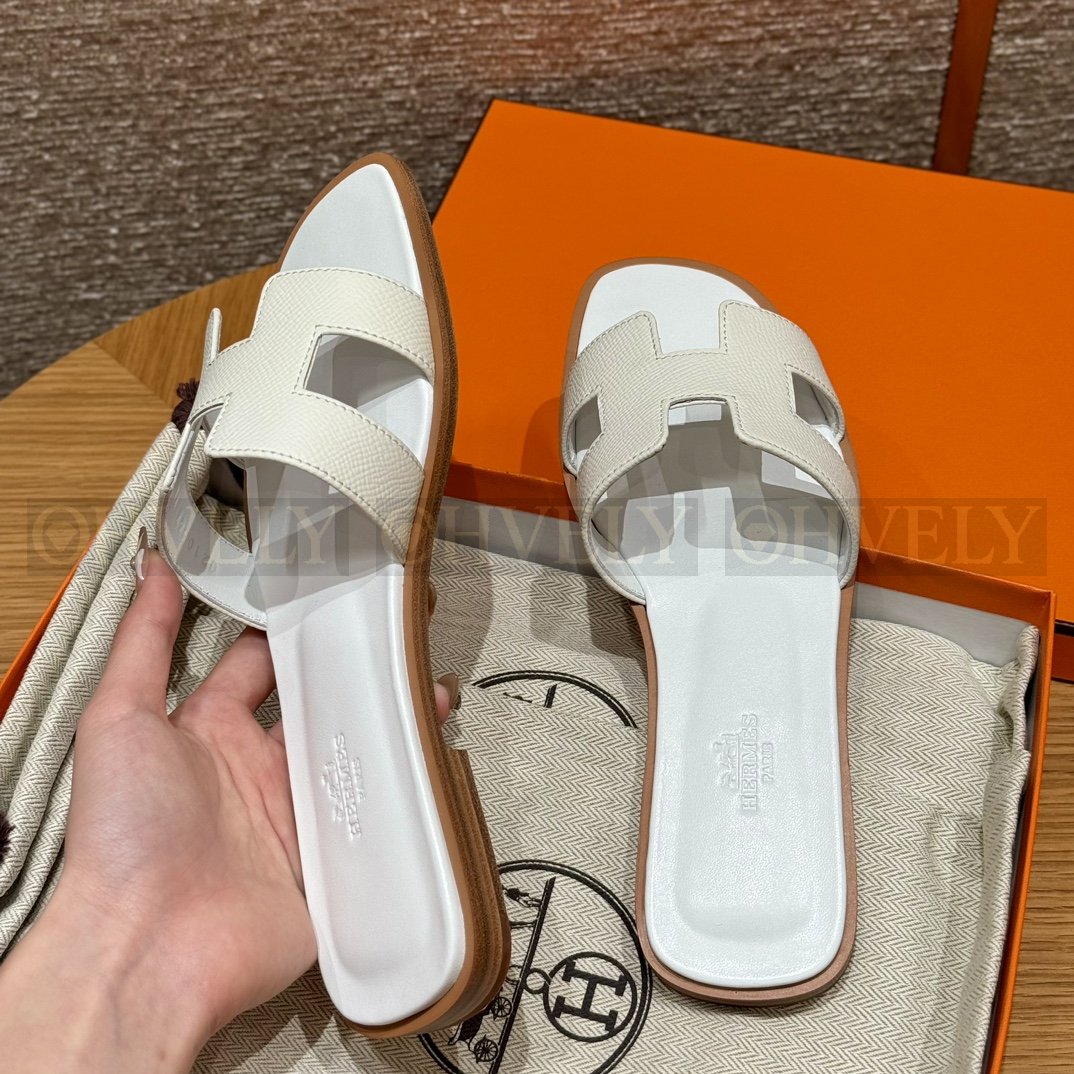 HERMÈS 에르메스 오란 샌들 엡송 카프스킨 (01/Blanc) 상품 썸네일