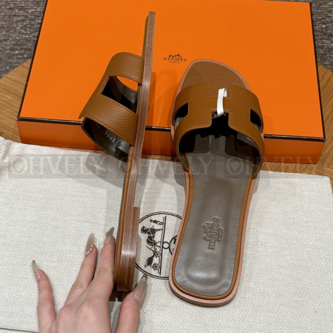 HERMÈS 에르메스 오란 샌들 엡송 카프스킨 (37/Gold) 상품 썸네일