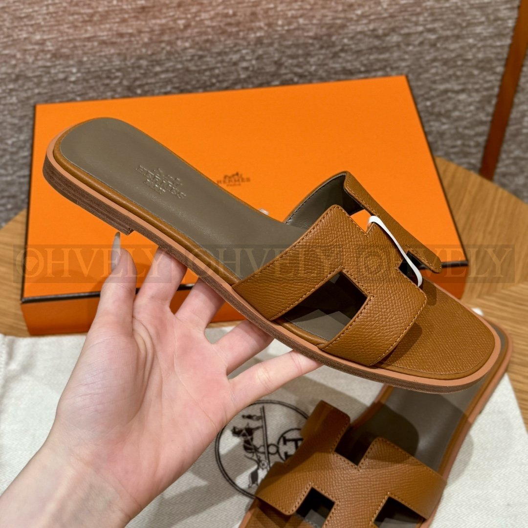 HERMÈS 에르메스 오란 샌들 엡송 카프스킨 (37/Gold) 상품 썸네일