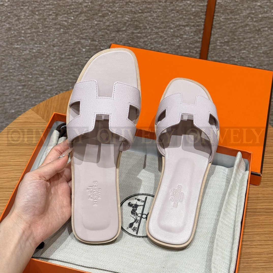 HERMÈS 에르메스 오란 샌들 엡송 카프스킨 (Purple taro) 상품 썸네일