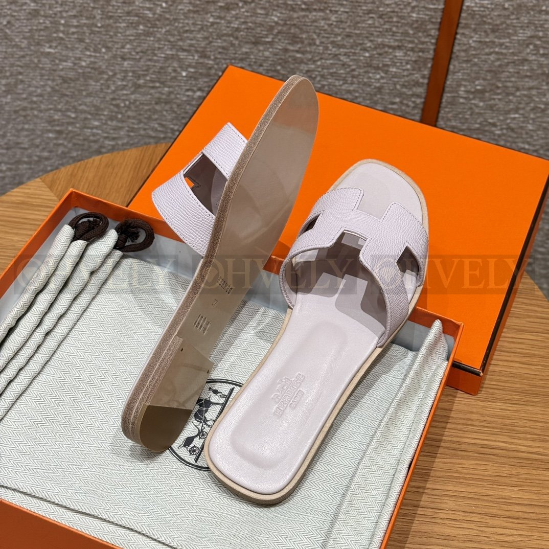 HERMÈS 에르메스 오란 샌들 엡송 카프스킨 (Purple taro) 상품 썸네일