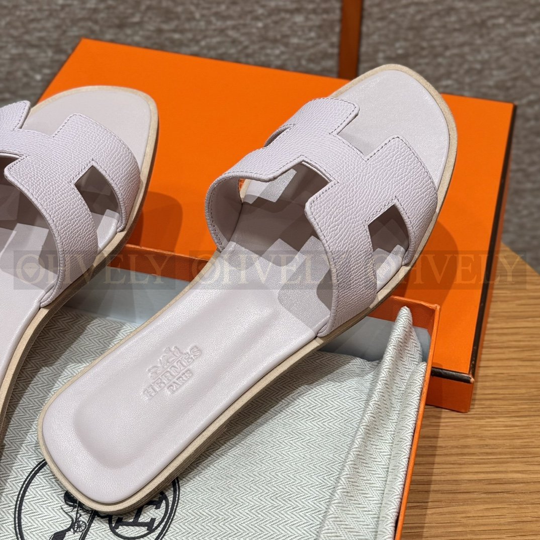 HERMÈS 에르메스 오란 샌들 엡송 카프스킨 (Purple taro) 상품 썸네일