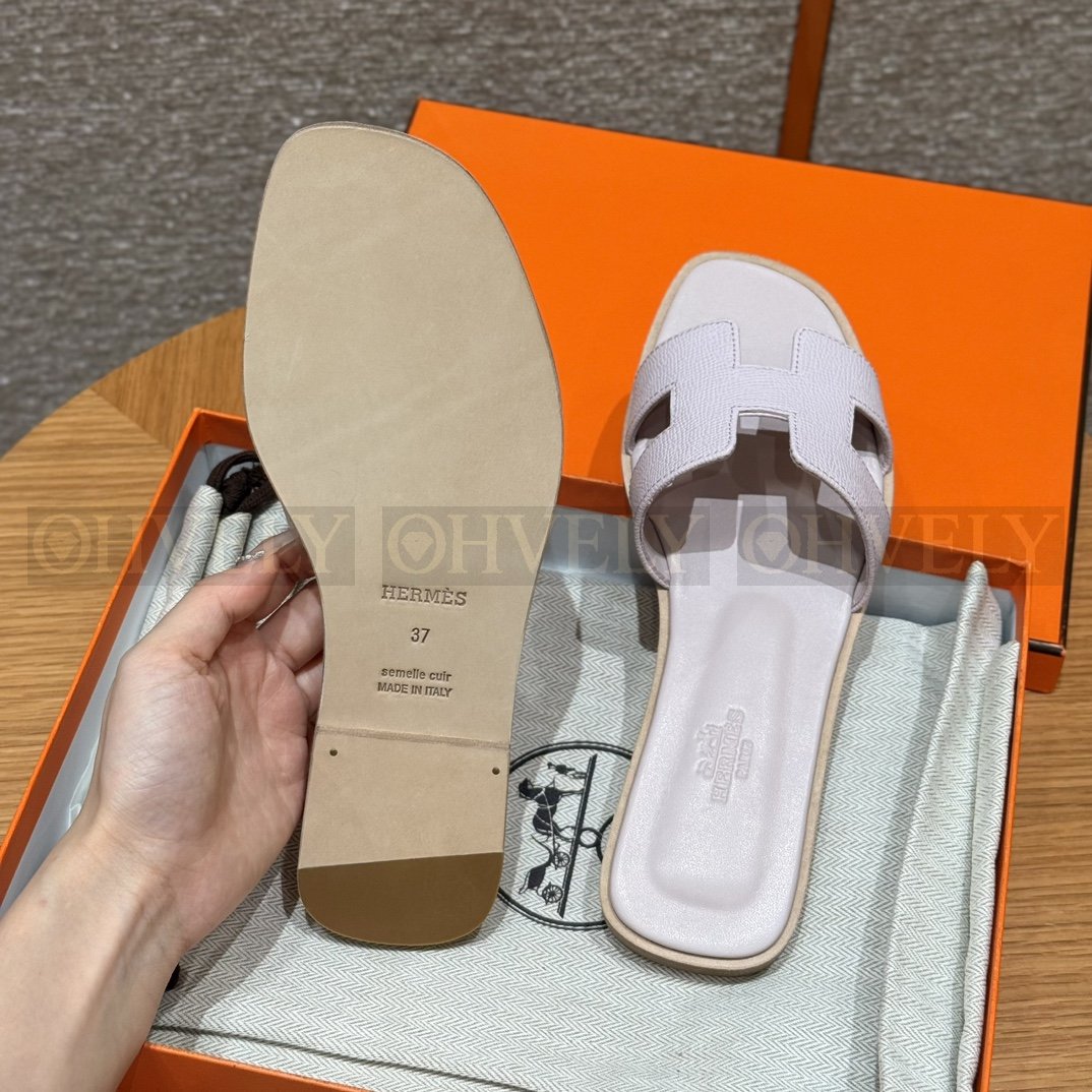 HERMÈS 에르메스 오란 샌들 엡송 카프스킨 (Purple taro) 상품 썸네일