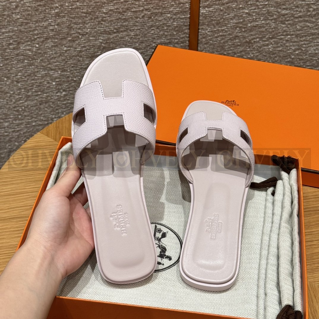 HERMÈS 에르메스 오란 샌들 엡송 카프스킨 (Purple taro) 상품 썸네일