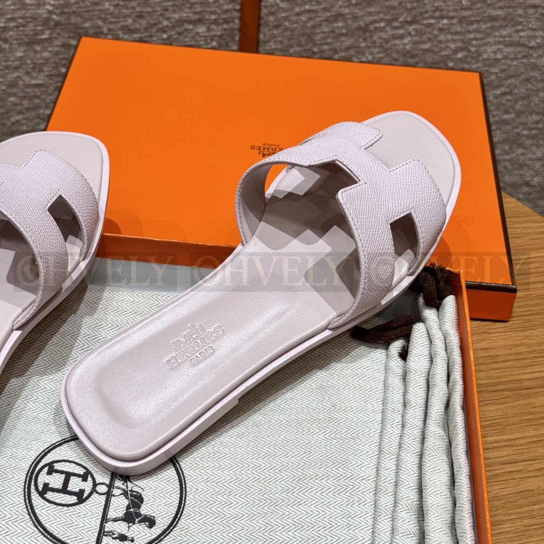 HERMÈS 에르메스 오란 샌들 엡송 카프스킨 (Purple taro) 상품 썸네일