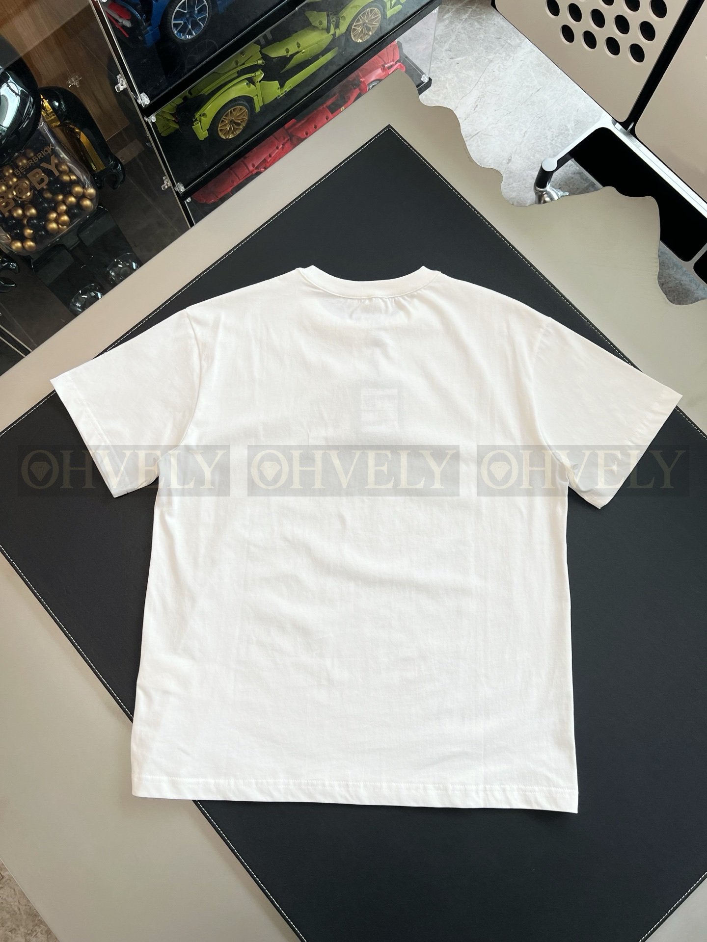 【 ZP버전 】루이비통 Louis Vuitton 레더 패치 로고 반팔 티셔츠 상품 썸네일