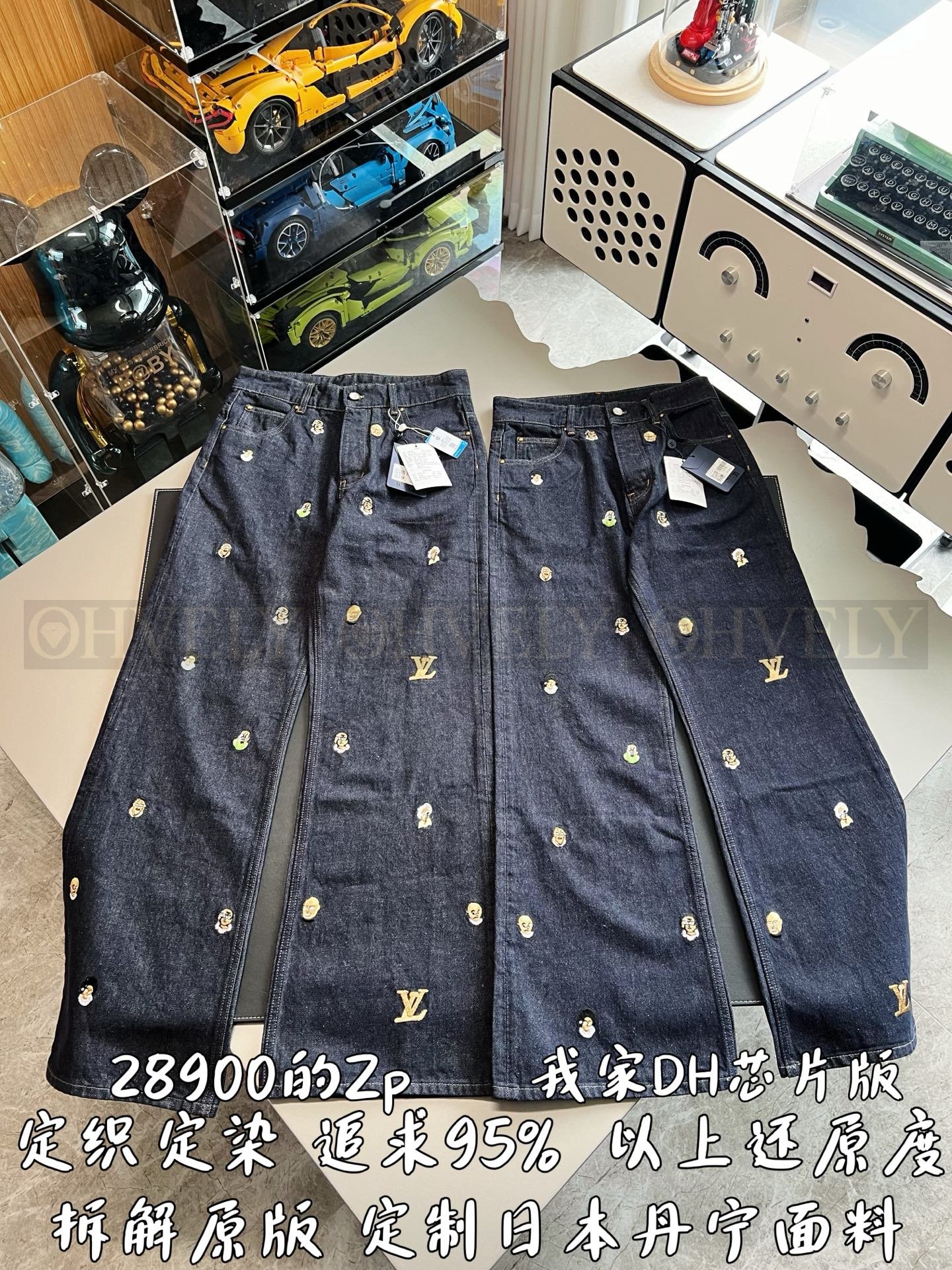 【 ZP버전 】루이비통 Louis Vuitton 캐릭터 엠브로이드 데님 팬츠 상품 썸네일