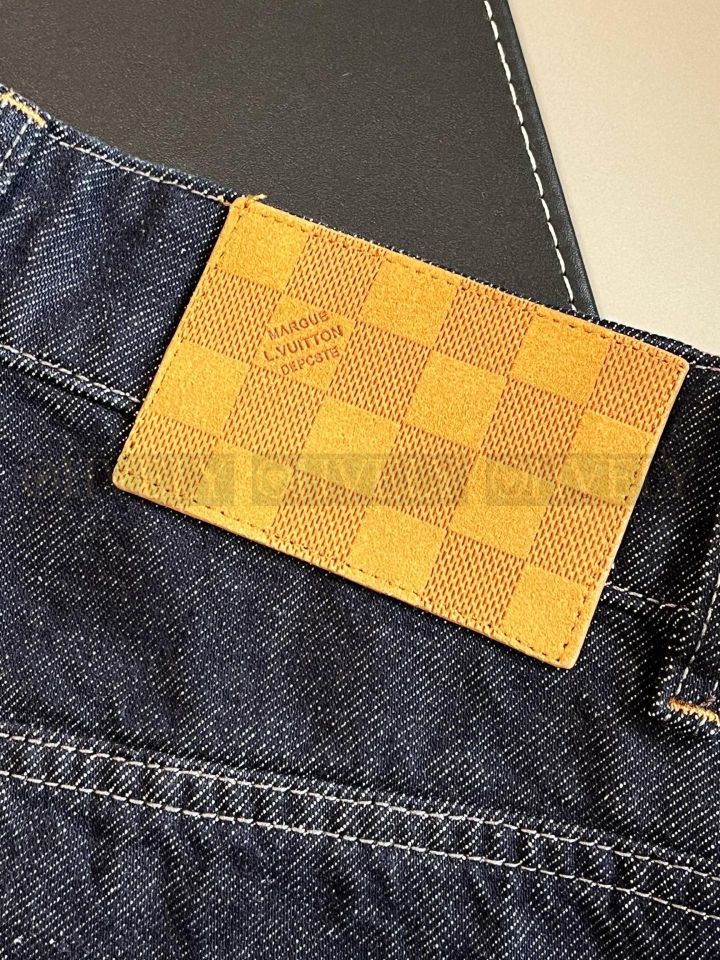 【 ZP버전 】루이비통 Louis Vuitton 캐릭터 엠브로이드 데님 팬츠 상품 썸네일