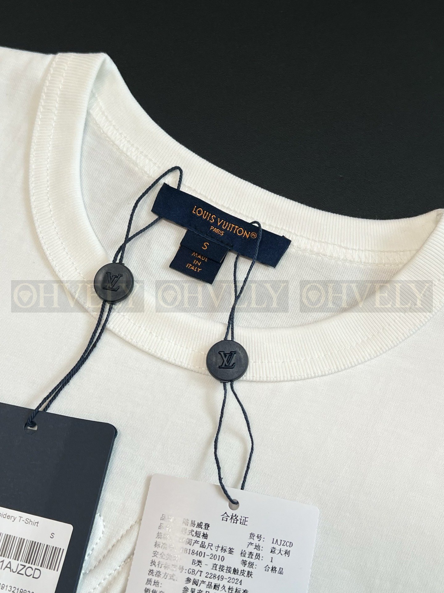 【 ZP버전 】루이비통 Louis Vuitton 엠보스드 시그니처 입체 자수 티셔츠 상품 썸네일