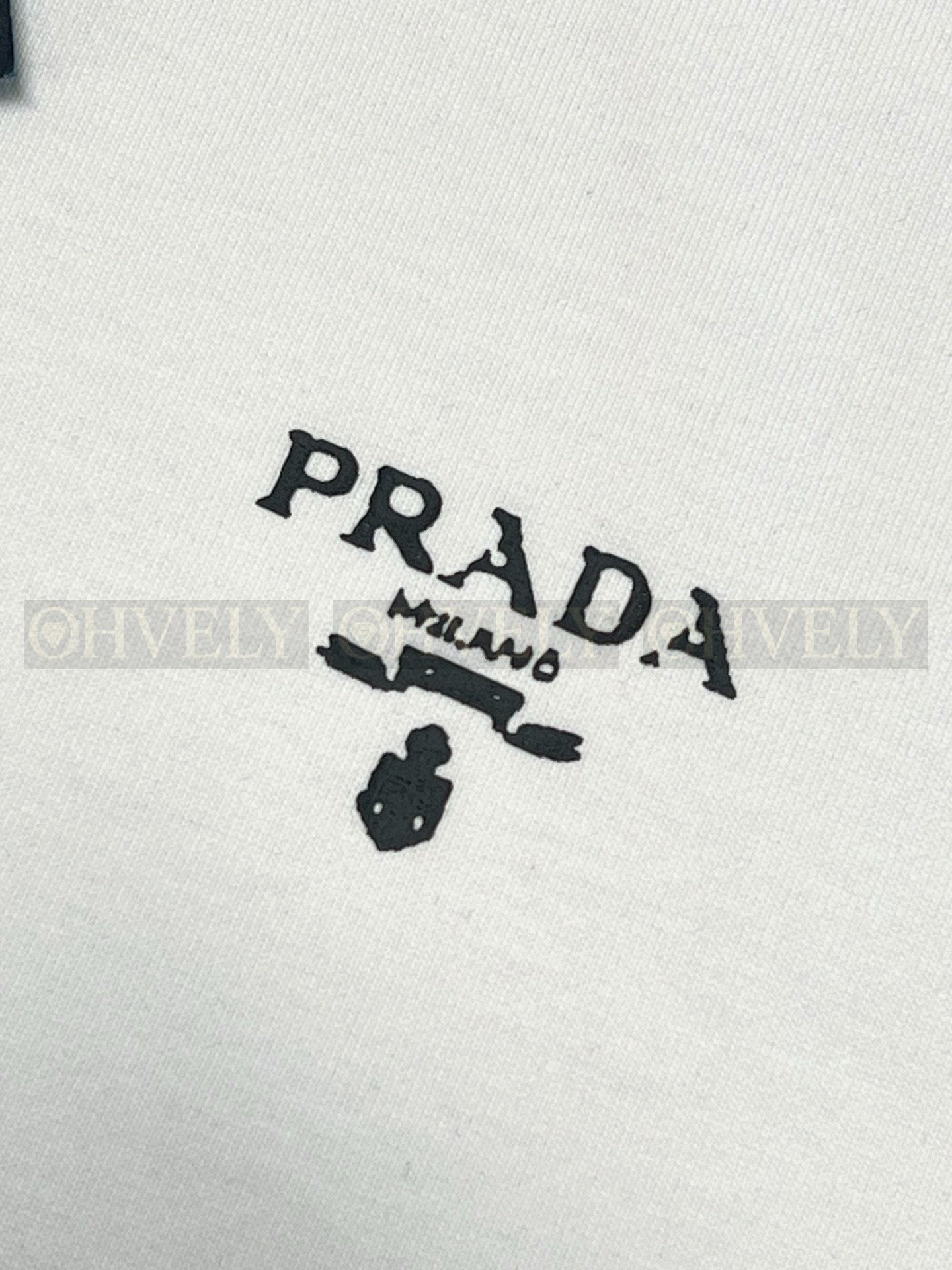 【 ZP버전 】프라다 PRADA 배색 로고 패치 반팔 티셔츠 상품 썸네일