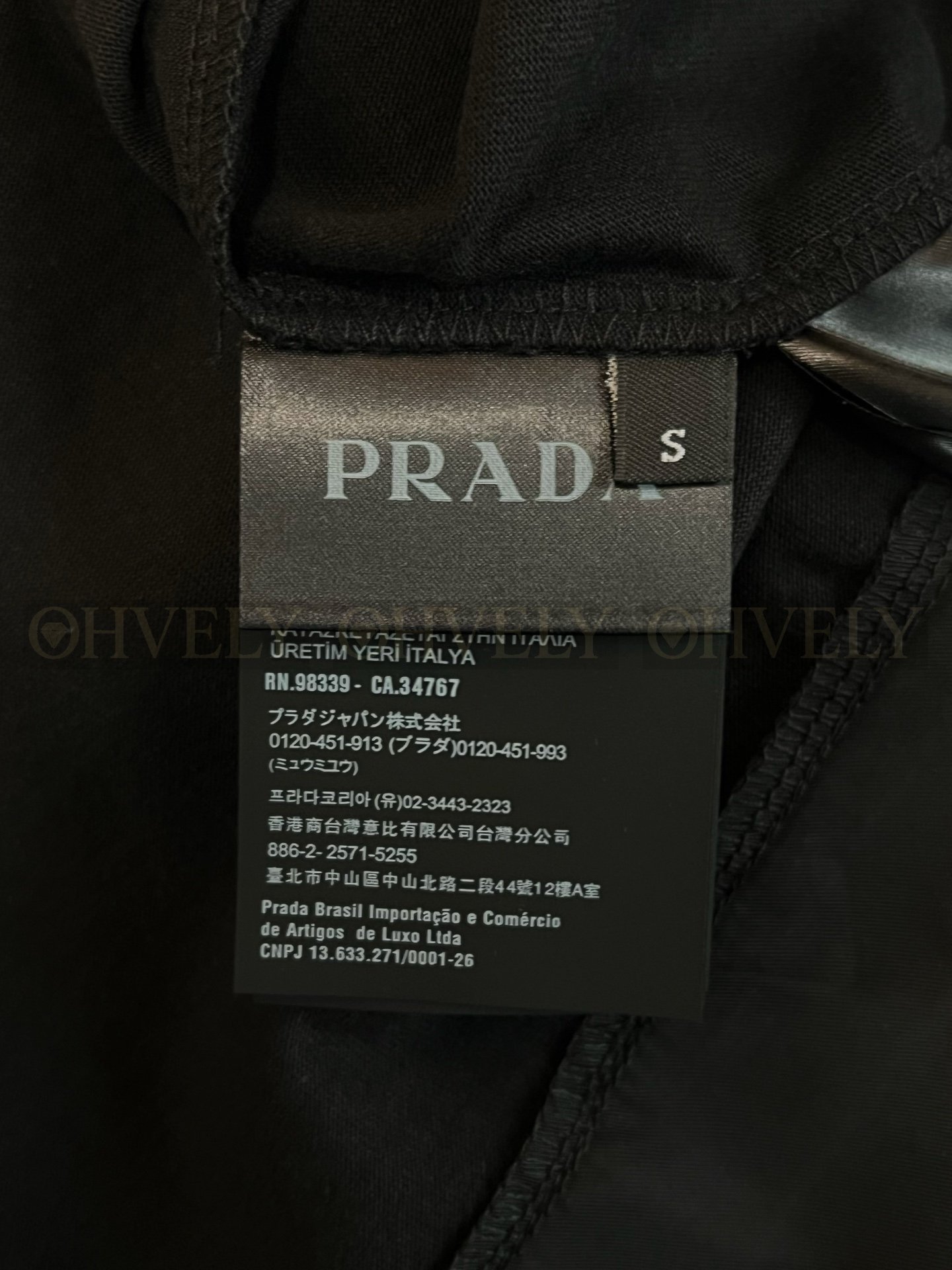 【 ZP버전 】프라다 PRADA 배색 로고 패치 반팔 티셔츠 상품 썸네일
