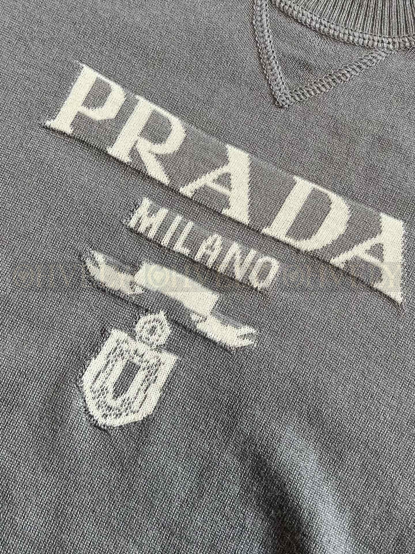 【 ZP버전 】프라다 PRADA 클래식 로고 자카드 반팔 니트 상품 썸네일