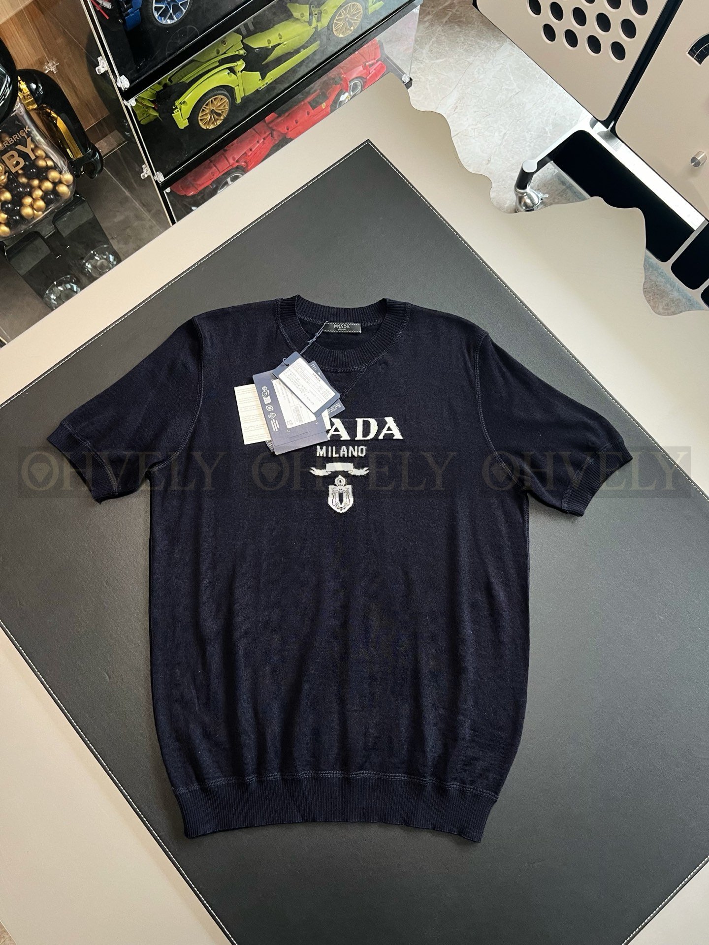 【 ZP버전 】프라다 PRADA 클래식 로고 자카드 반팔 니트 상품 썸네일