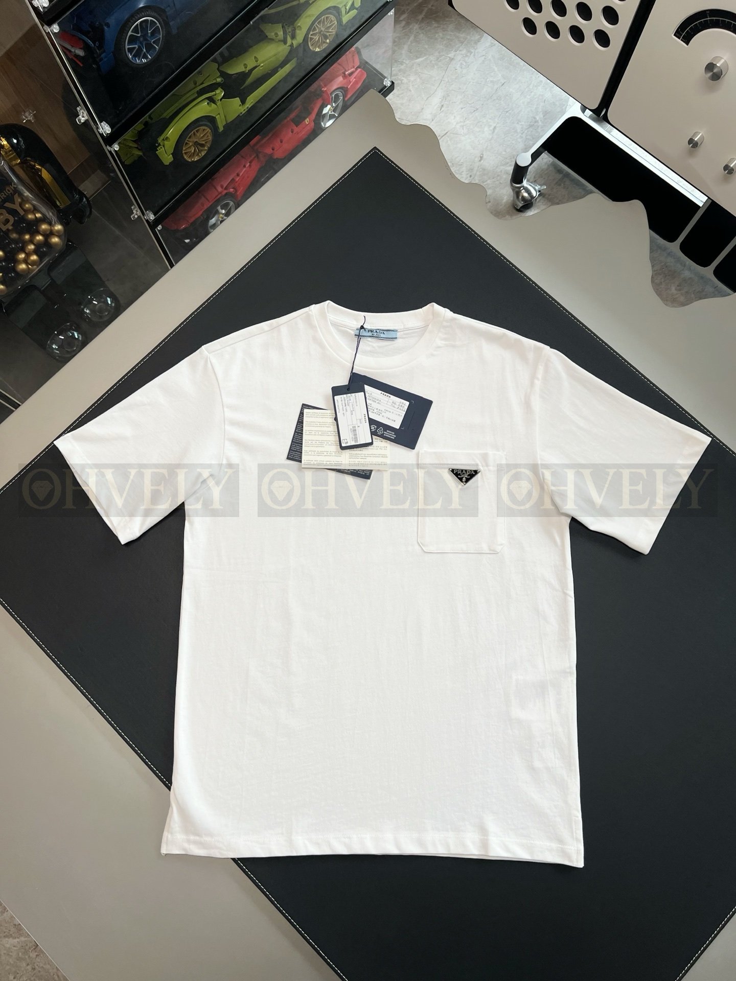 【 ZP버전 】프라다 Prada 로고 포켓 코튼 티셔츠 상품 썸네일