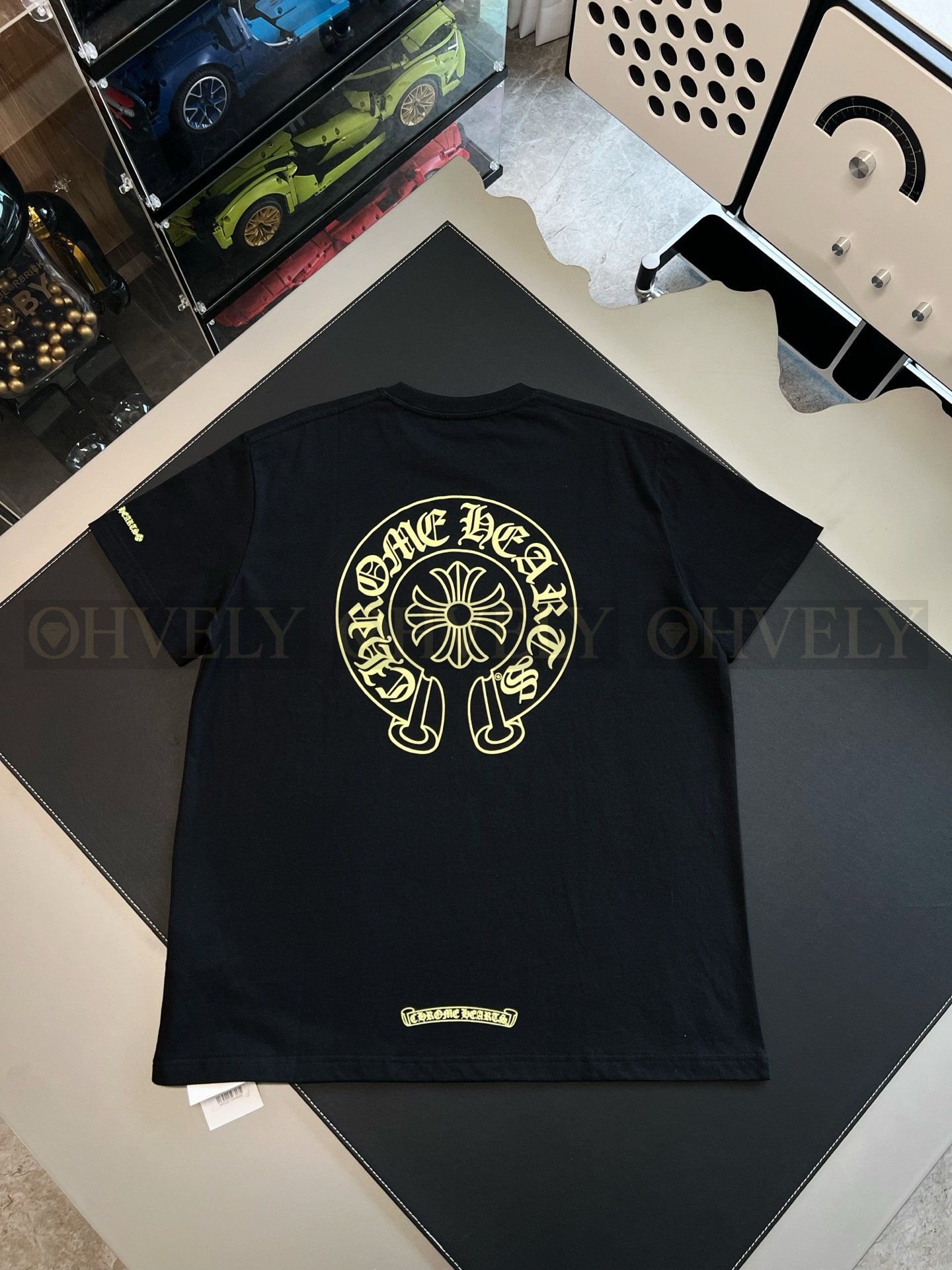 【 ZP버전 】크롬하츠 Chrome Hearts 네온 호스슈 포켓 반팔 티셔츠 상품 썸네일