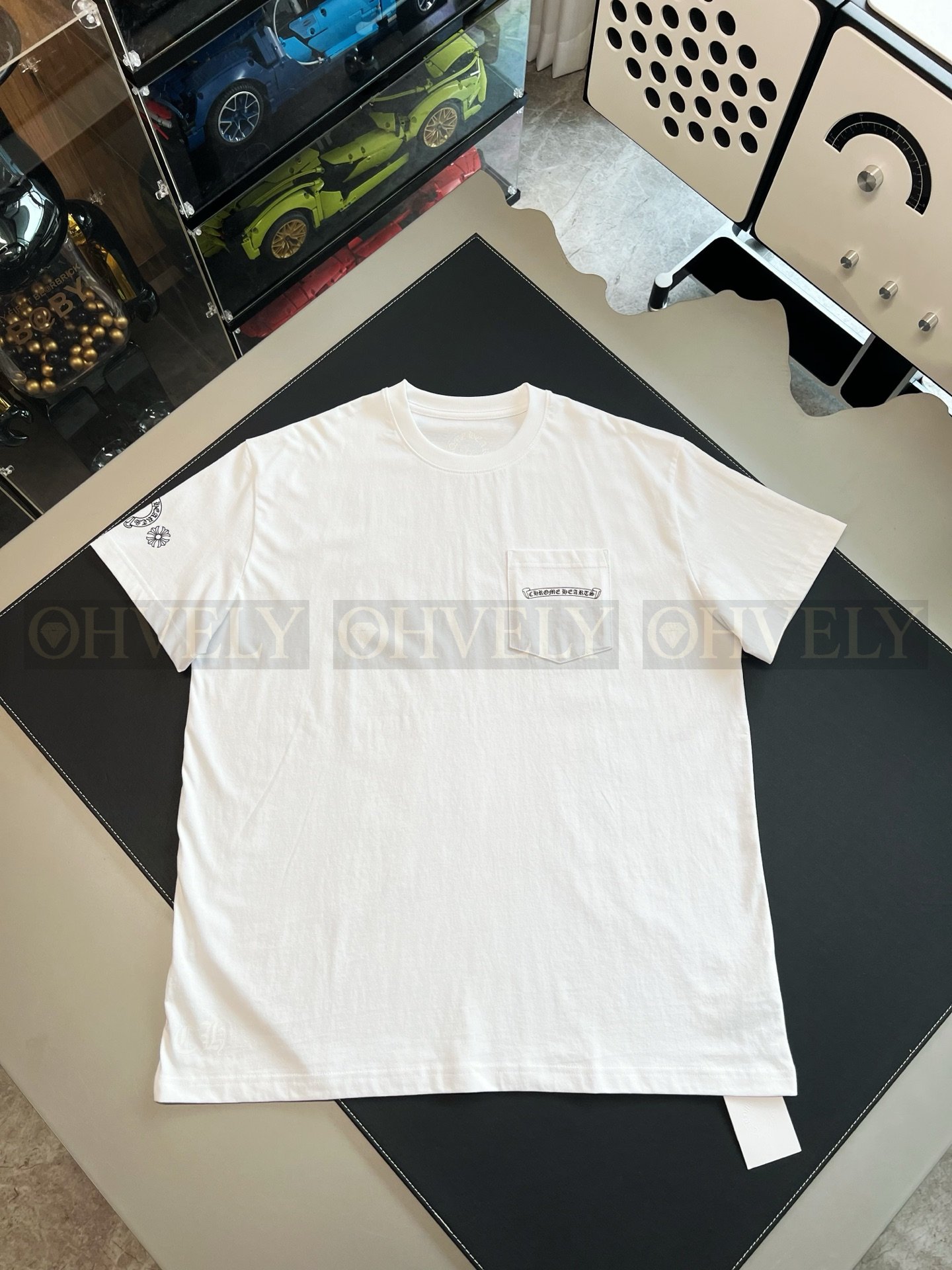 【 ZP버전 】크롬하츠 Chrome Hearts 핑크 대거 스크립트 로고 반팔 티셔츠 상품 썸네일