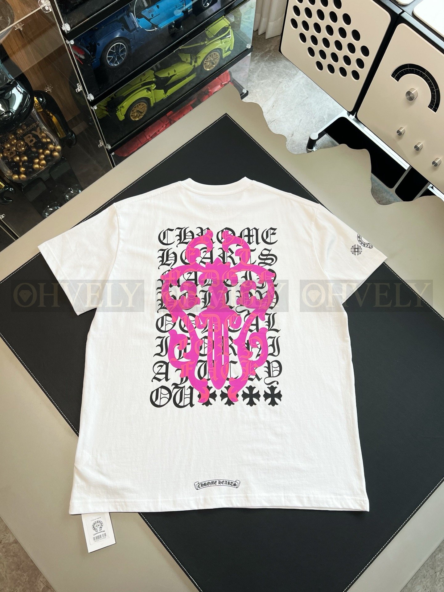 【 ZP버전 】크롬하츠 Chrome Hearts 핑크 대거 스크립트 로고 반팔 티셔츠 상품 썸네일