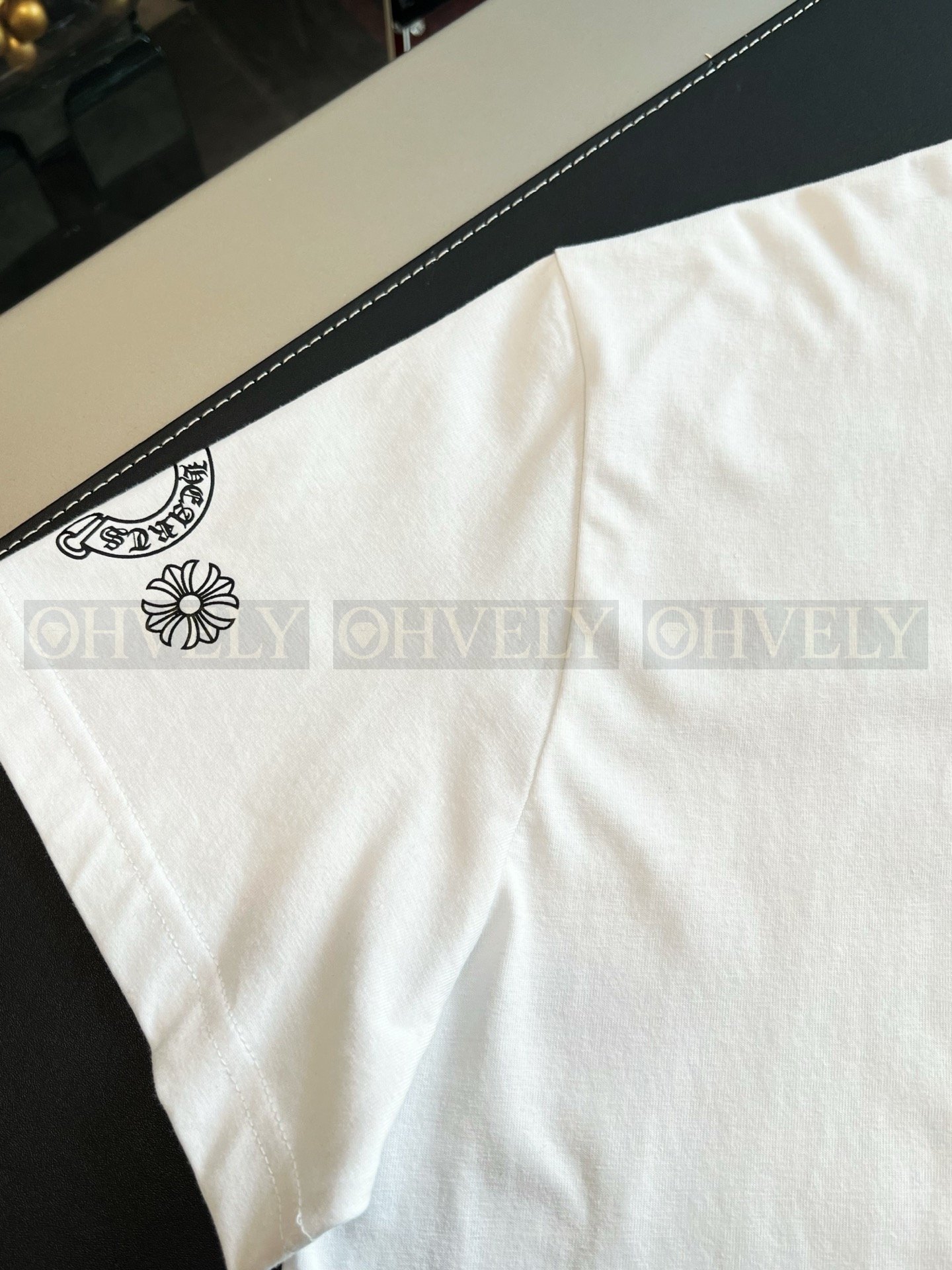 【 ZP버전 】크롬하츠 Chrome Hearts 핑크 대거 스크립트 로고 반팔 티셔츠 상품 썸네일