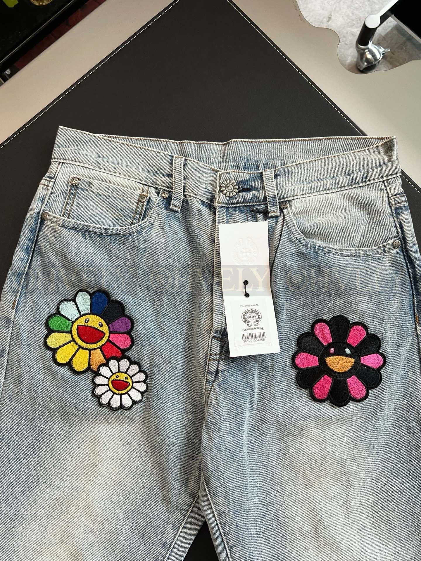 【 ZP버전 】크롬하츠 Chrome Hearts 무라카미 다카시 플라워 자수 빈티지 데님 팬츠 상품 썸네일