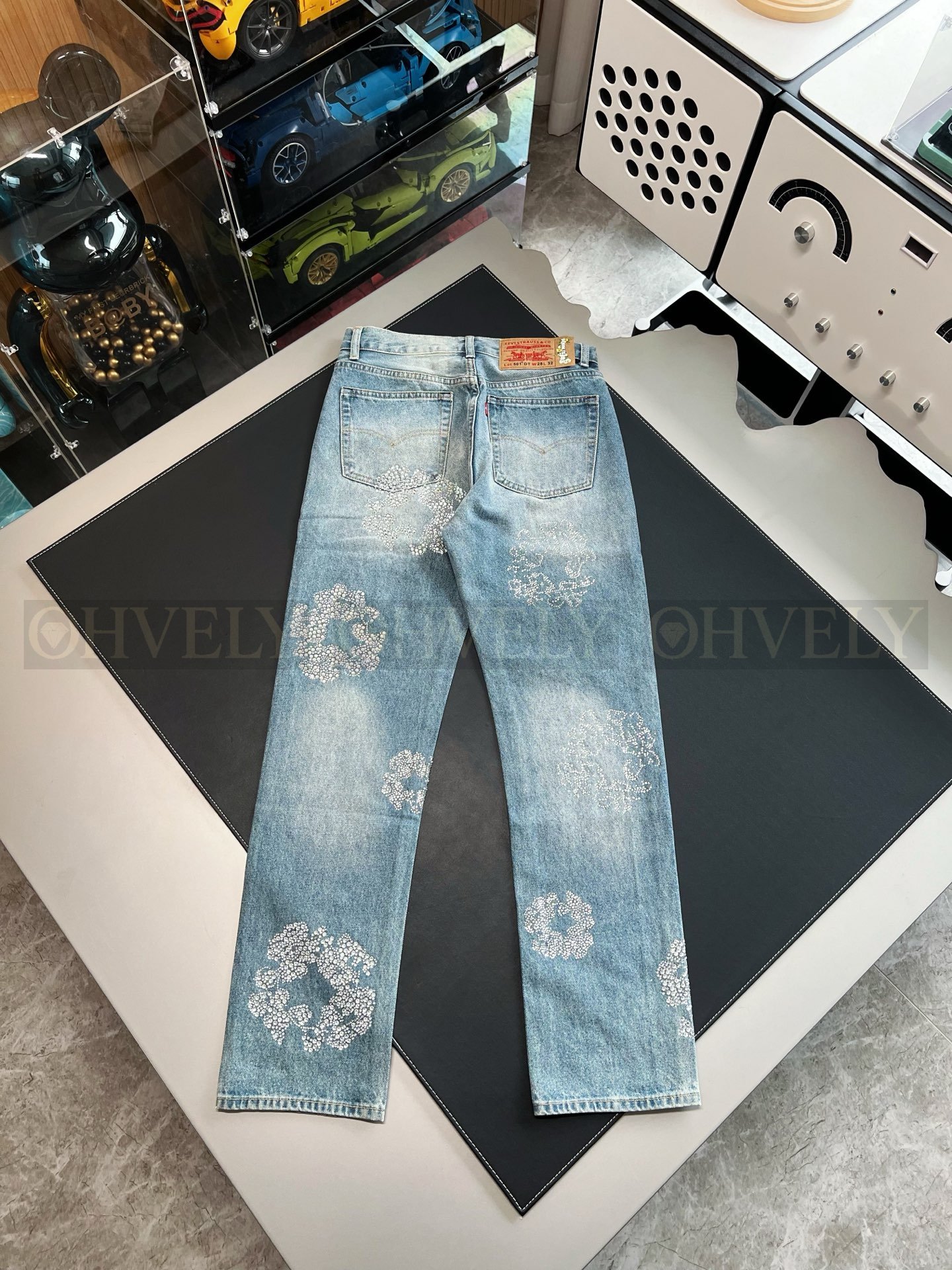 【 ZP버전 】크롬하츠 Chrome Hearts 라인스톤 BS 플뢰르 빈티지 데님 팬츠 상품 썸네일