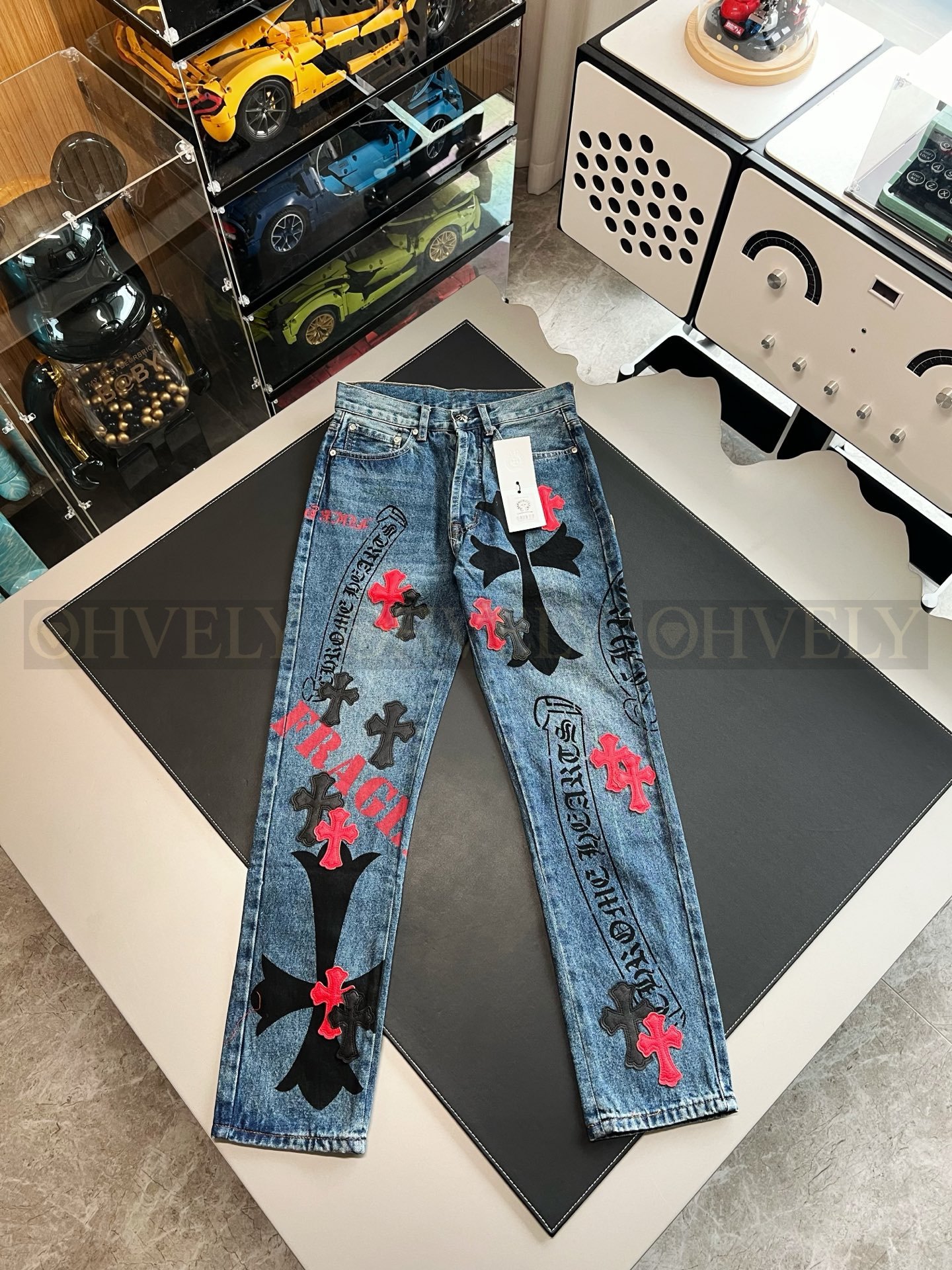 【 ZP버전 】크롬하츠 Chrome Hearts 블랙 레드 멀티 크로스 패치 빈티지 데님 팬츠 상품 썸네일
