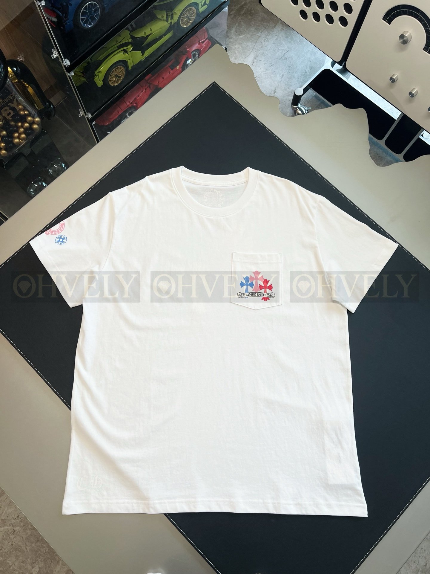 【 ZP버전 】크롬하츠 Chrome Hearts 멀티 컬러 크로스 포켓 반팔 티셔츠 상품 썸네일