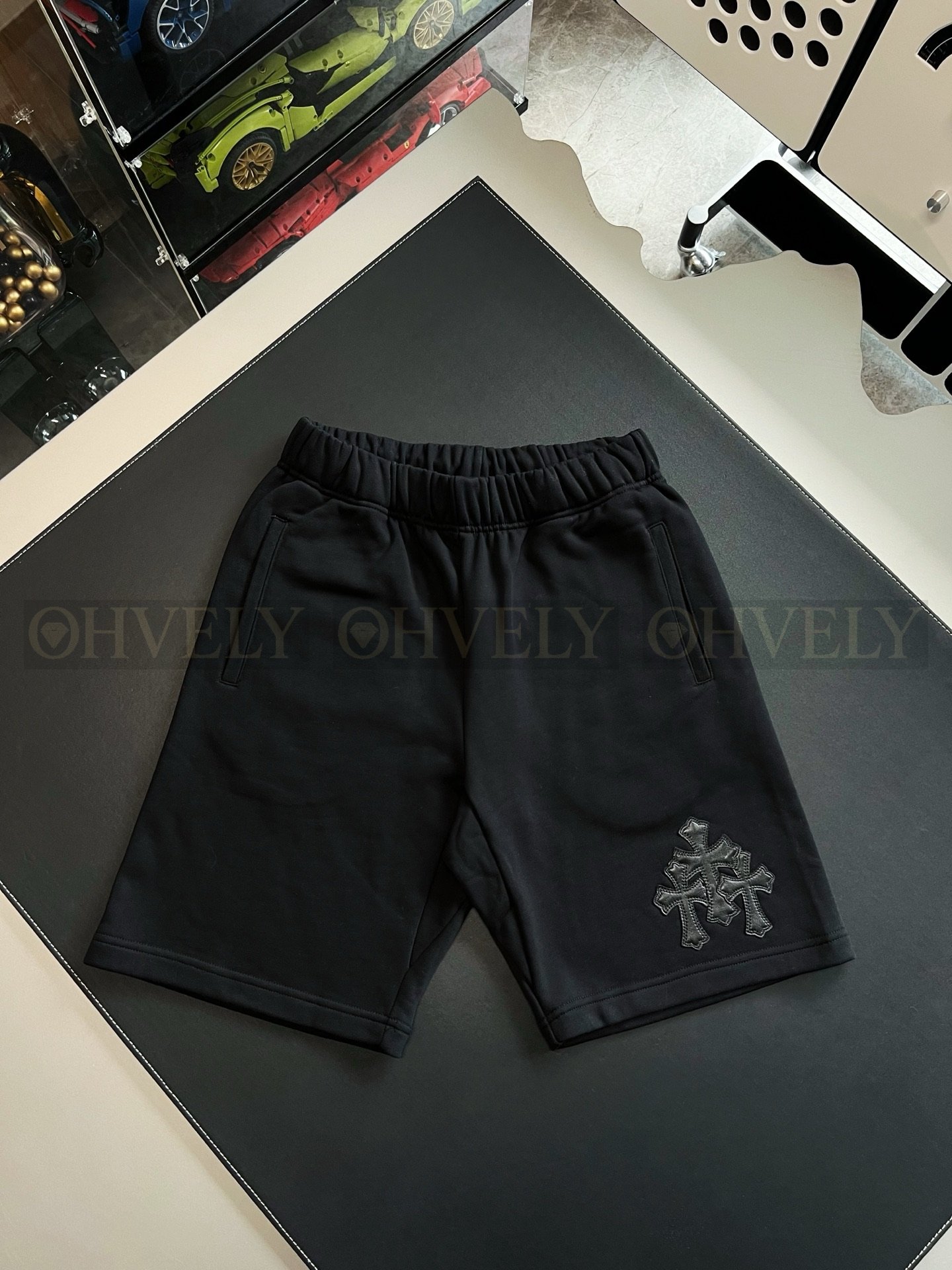 【 ZP버전 】Chrome Hearts 크롬하츠 트리플 크로스 패치 스웨트 쇼츠 상품 썸네일