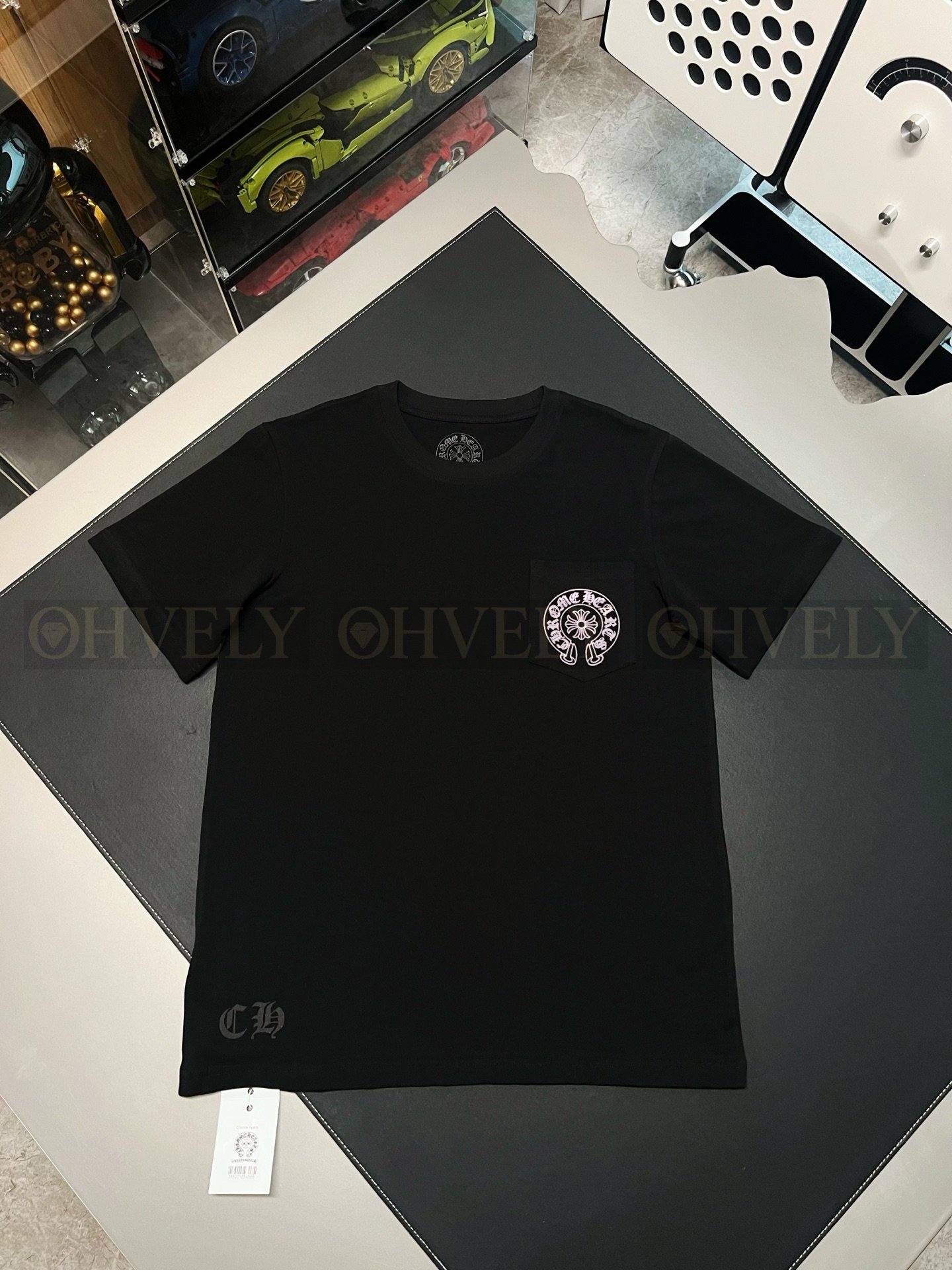 【 ZP버전 】크롬하츠 Chrome Hearts 청두 한정 핑크 홀스슈 로고 티셔츠 블랙 상품 썸네일