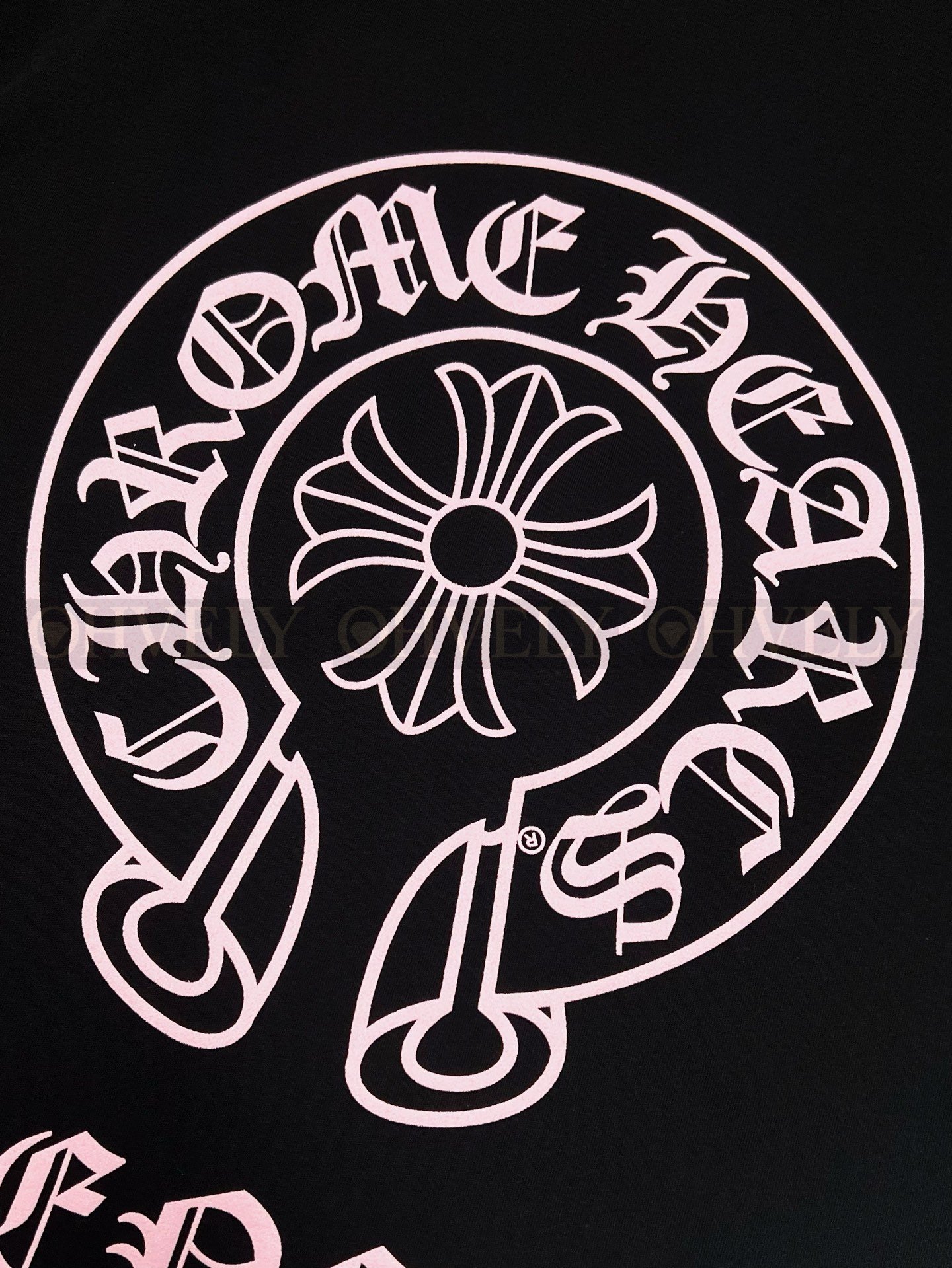 【 ZP버전 】크롬하츠 Chrome Hearts 청두 한정 핑크 홀스슈 로고 티셔츠 블랙 상품 썸네일