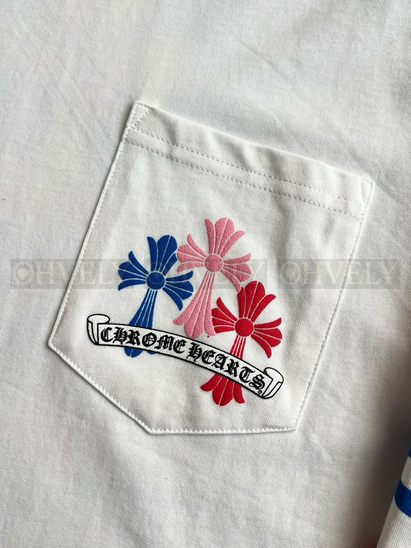 【 ZP버전 】크롬하츠 Chrome Hearts 멀티 컬러 크로스 스크롤 로고 롱슬리브 티셔츠 상품 썸네일