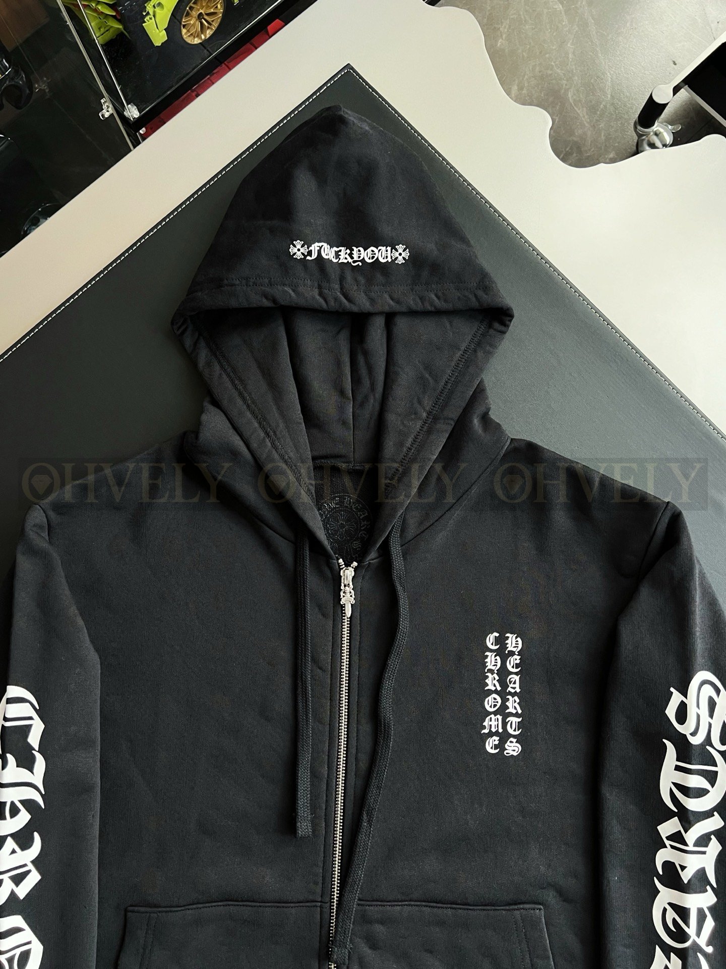 【 ZP버전 】크롬하츠 Chrome Hearts 클래식 암 스크립트 로고 지퍼 후드 집업 상품 썸네일