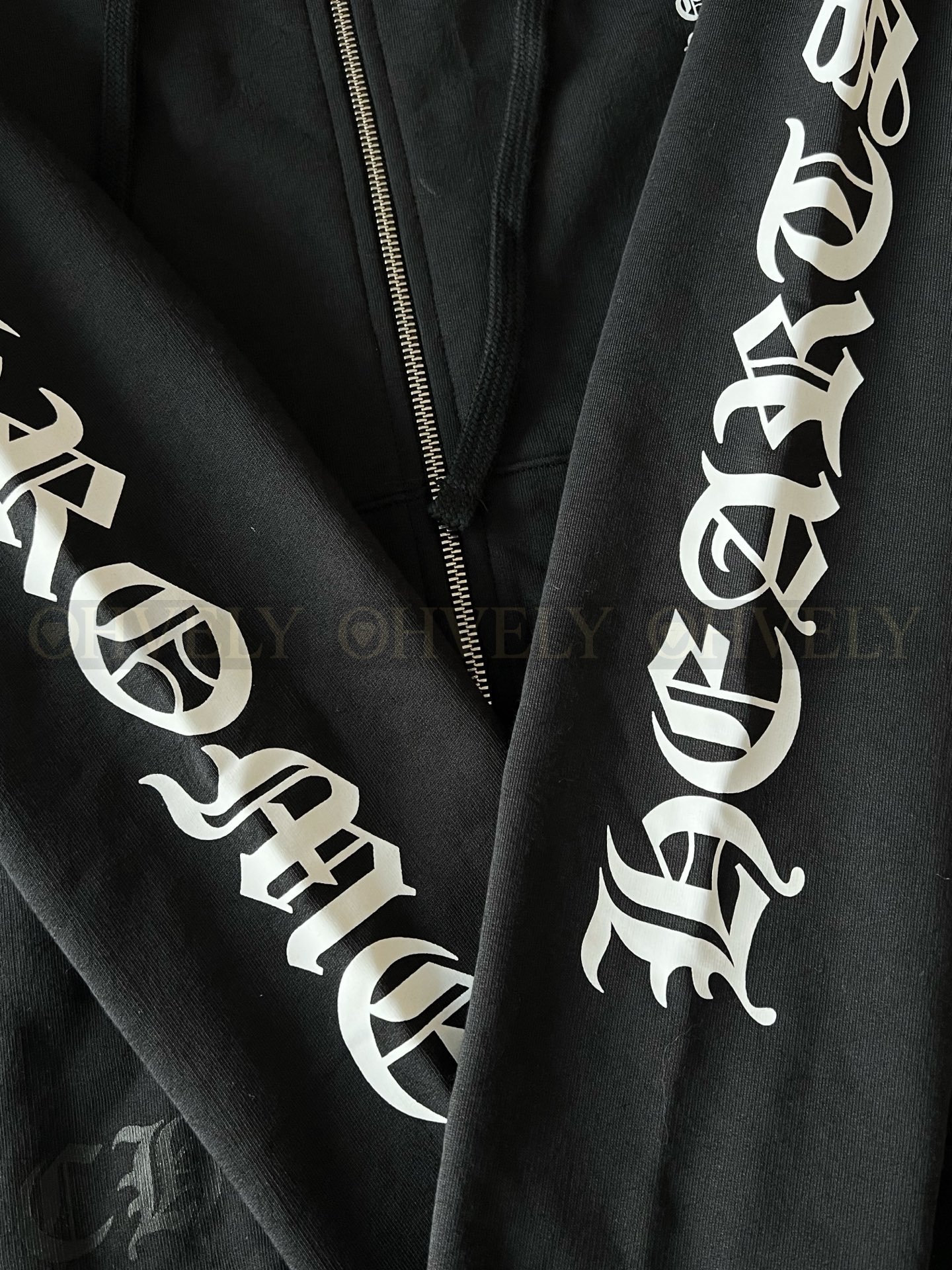 【 ZP버전 】크롬하츠 Chrome Hearts 클래식 암 스크립트 로고 지퍼 후드 집업 상품 썸네일