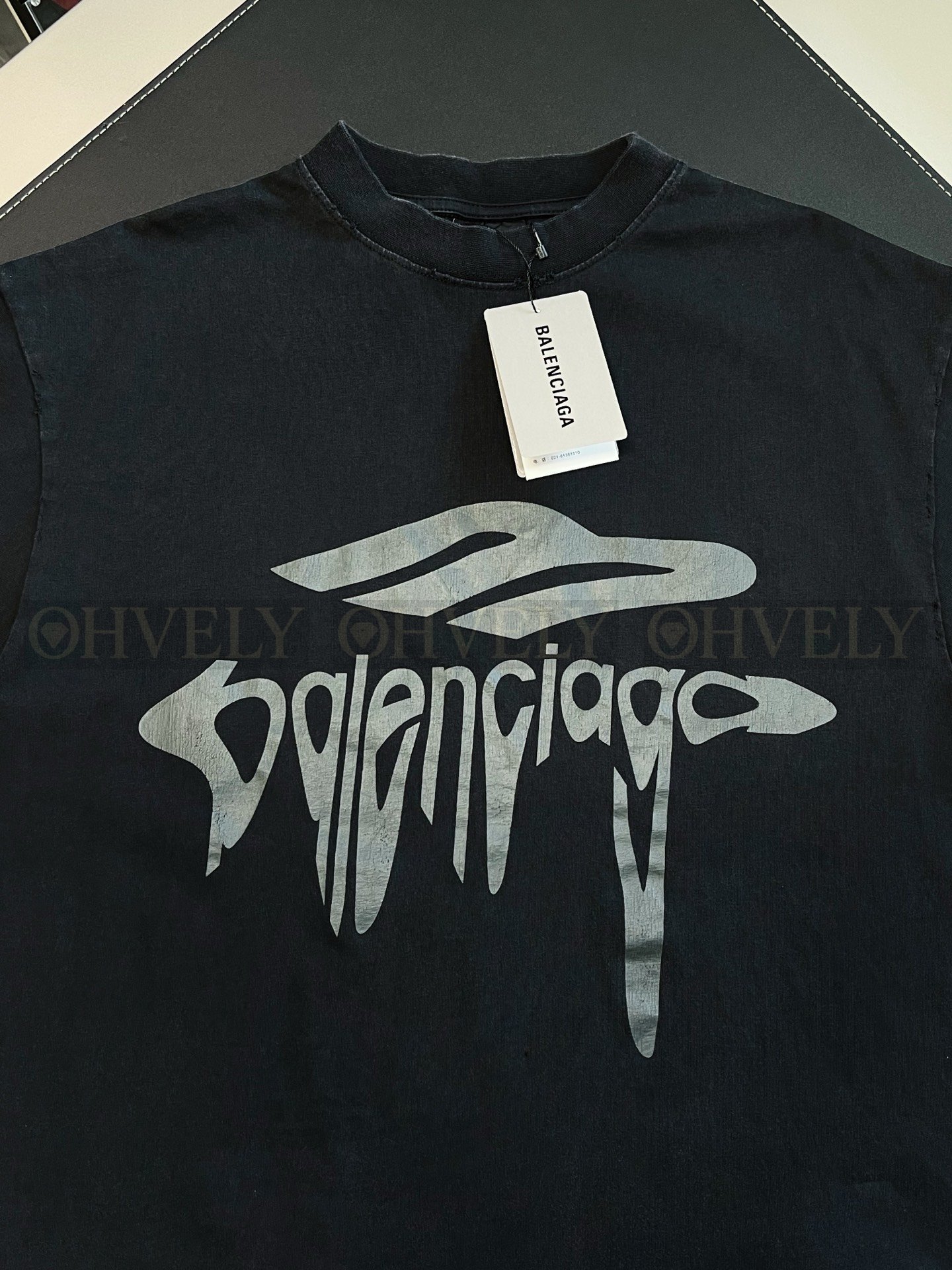 【 ZP버전 】발렌시아가 Balenciaga 메탈 로고 오버사이즈 반팔 티셔츠 블랙 상품 썸네일