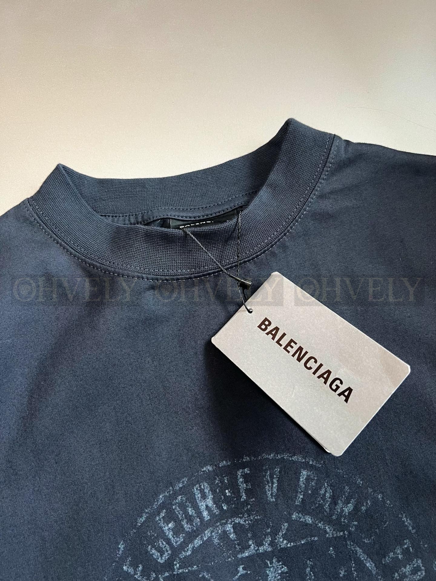【 ZP버전 】발렌시아가 Balenciaga 엠블럼 로고 워싱 반팔 티셔츠 다크 그레이 상품 썸네일