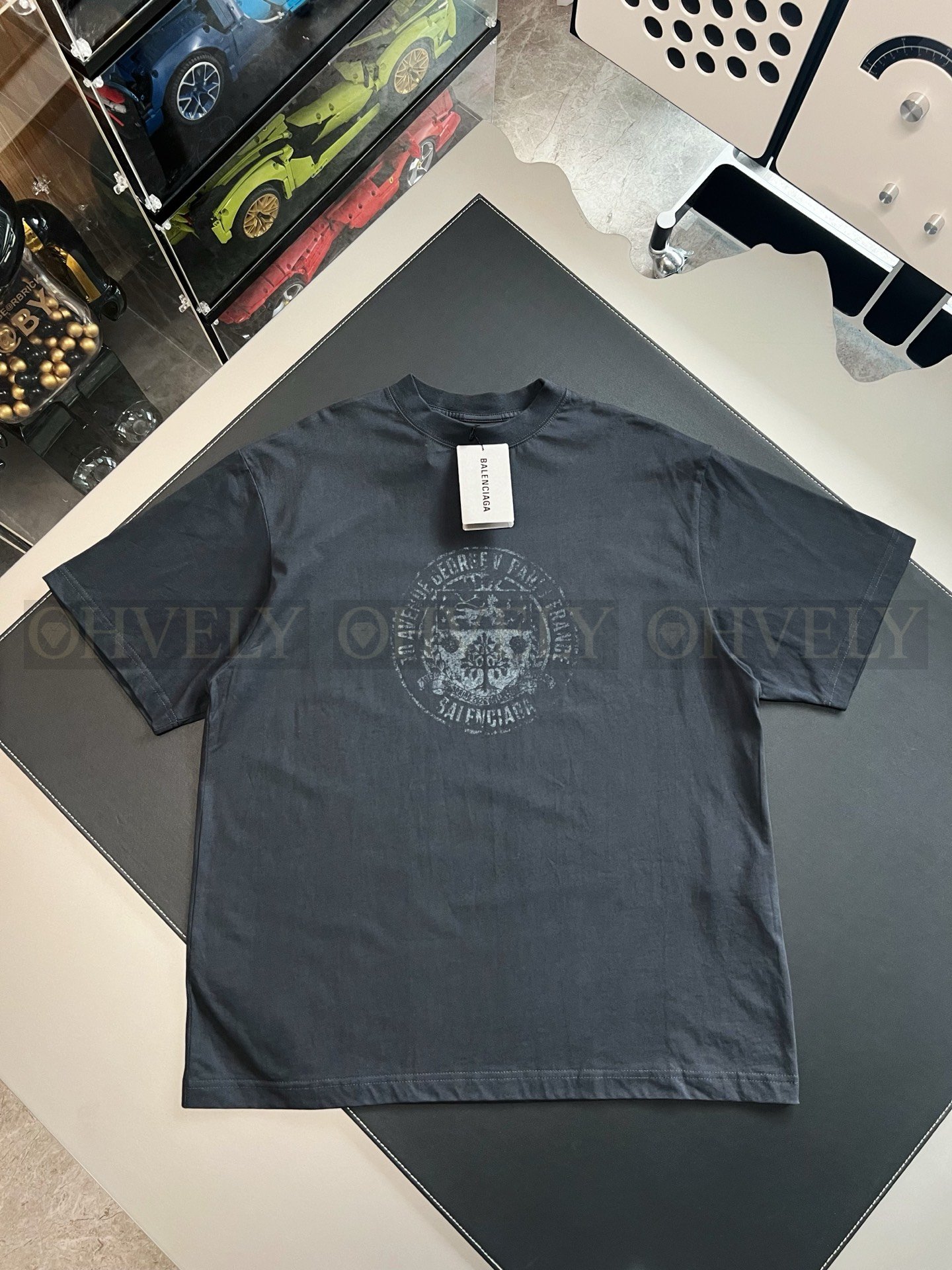 【 ZP버전 】발렌시아가 Balenciaga 엠블럼 로고 워싱 반팔 티셔츠 다크 그레이 상품 썸네일