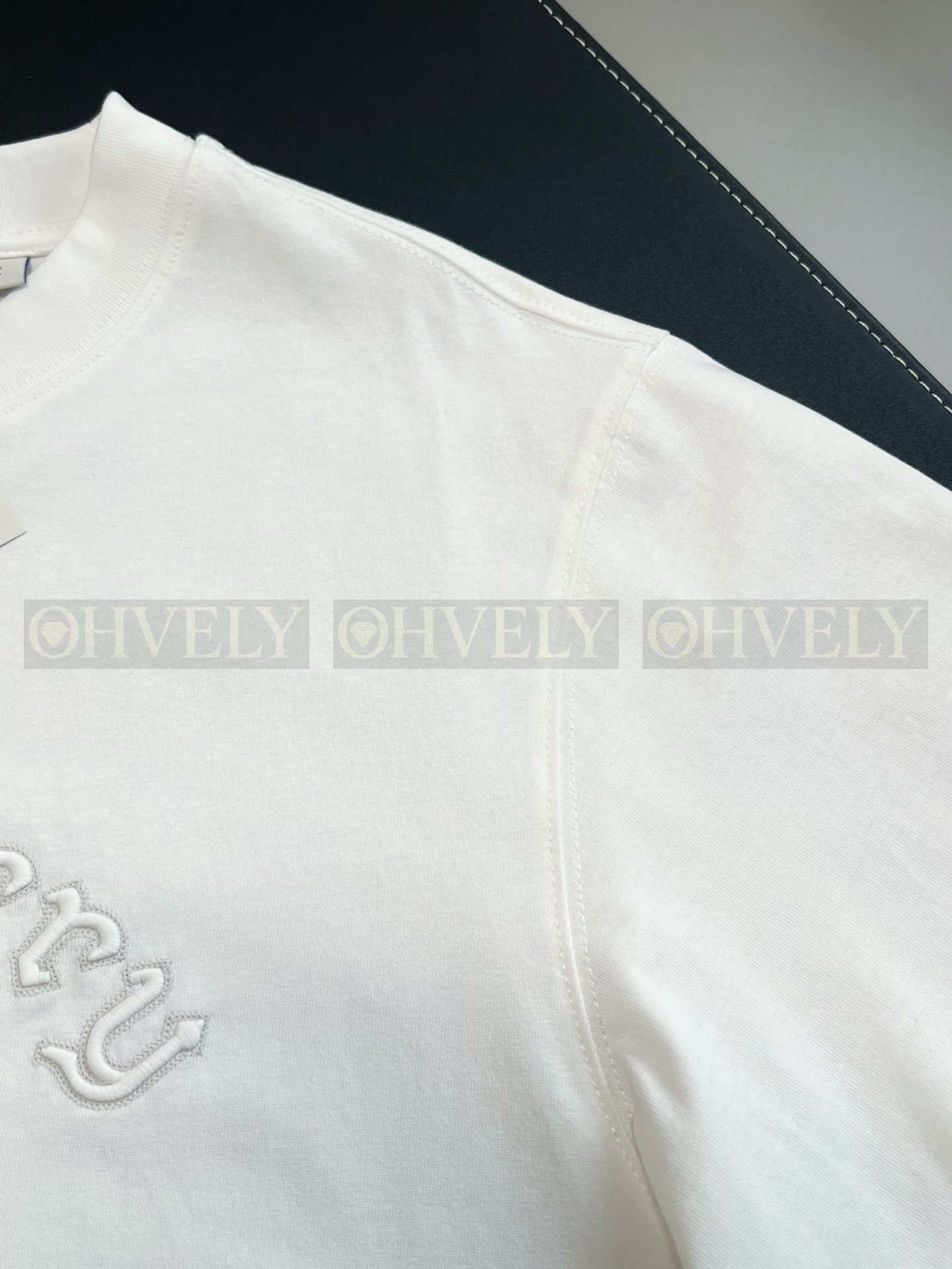 【 ZP버전 】버버리 Burberry 고딕 로고 자수 면 티셔츠 상품 썸네일