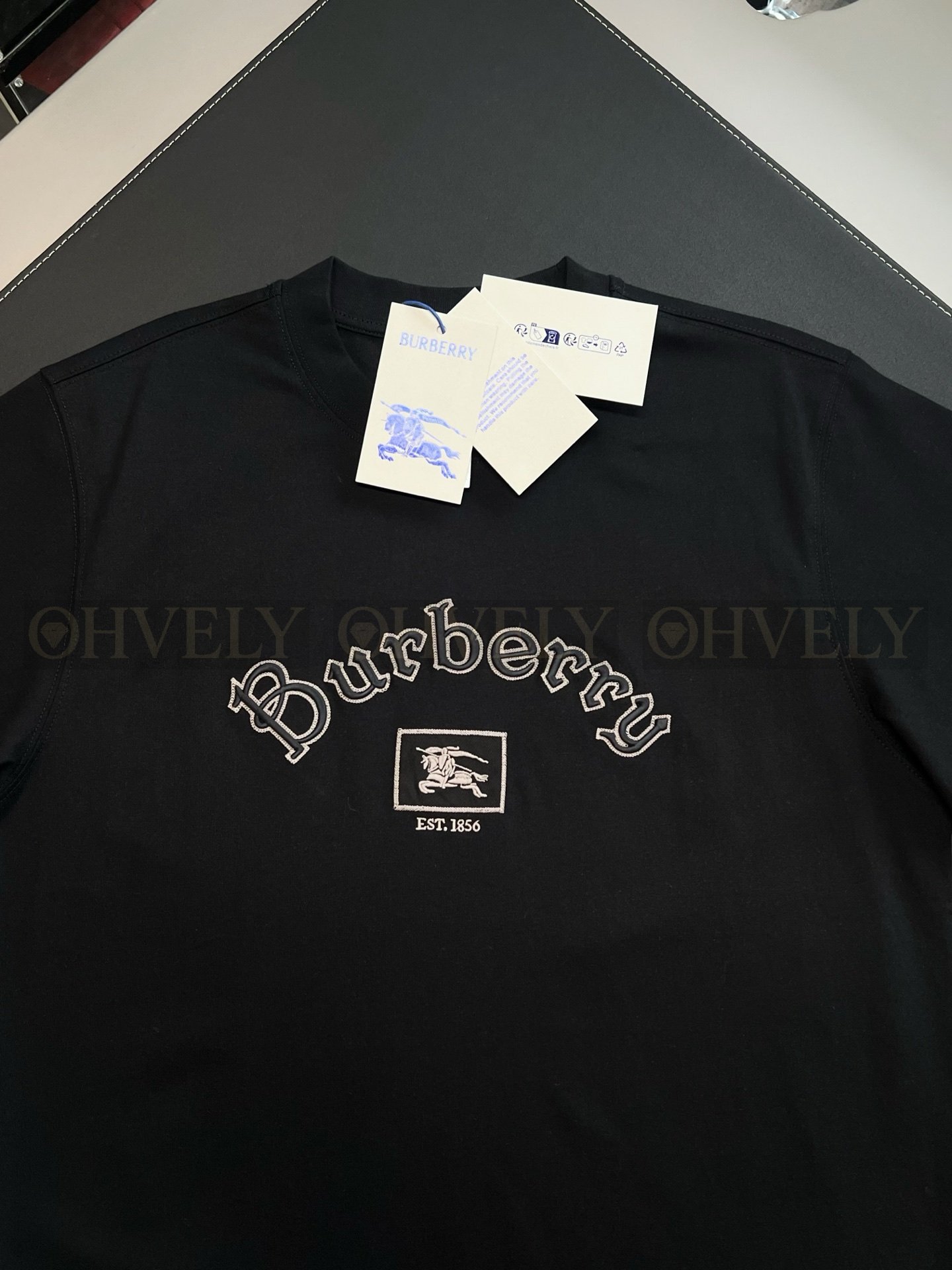【 ZP버전 】버버리 Burberry 고딕 로고 자수 면 티셔츠 상품 썸네일