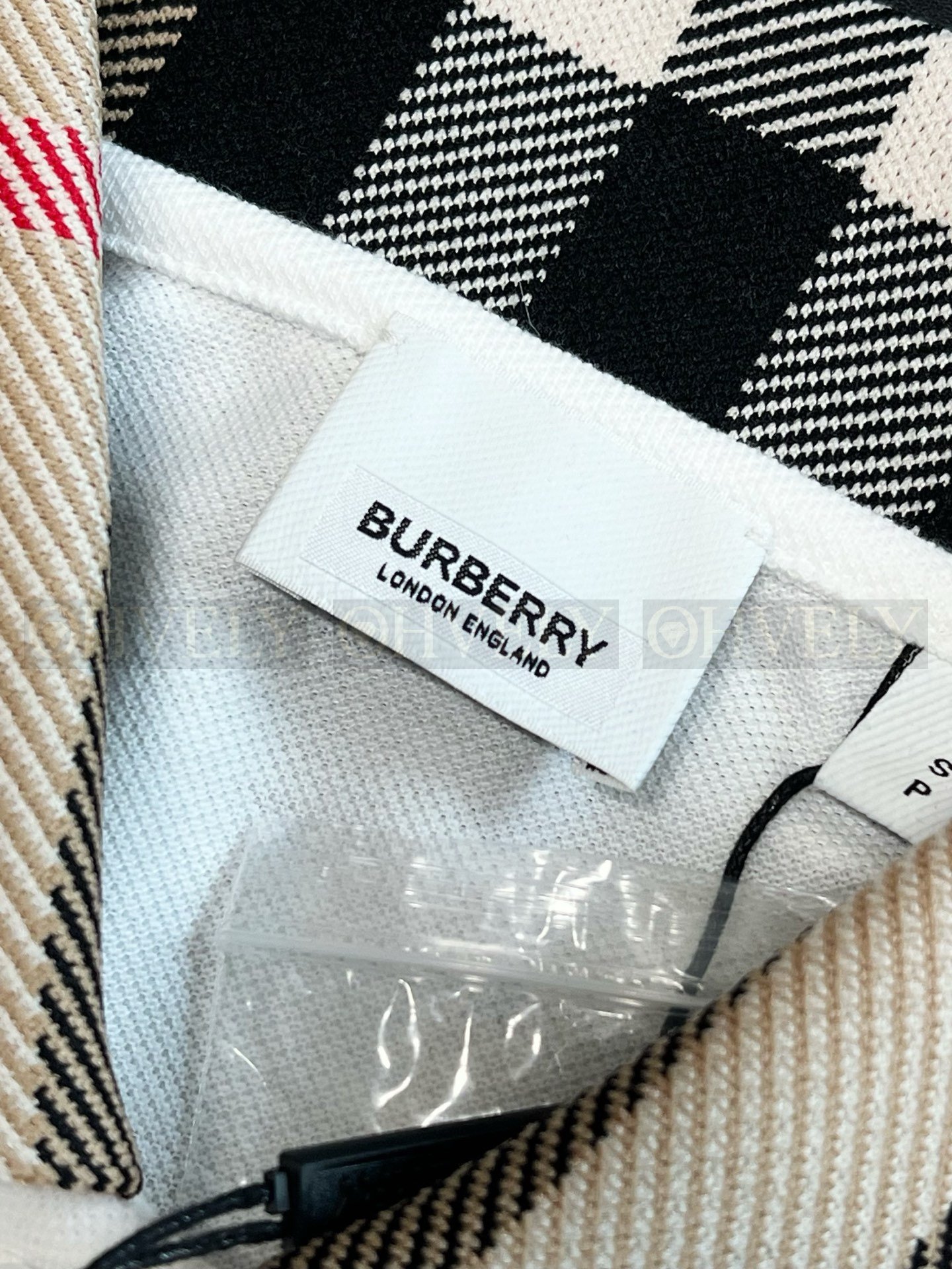 【 ZP버전 】Burberry 버버리 체크 칼라 코튼 피케 폴로 셔츠 상품 썸네일