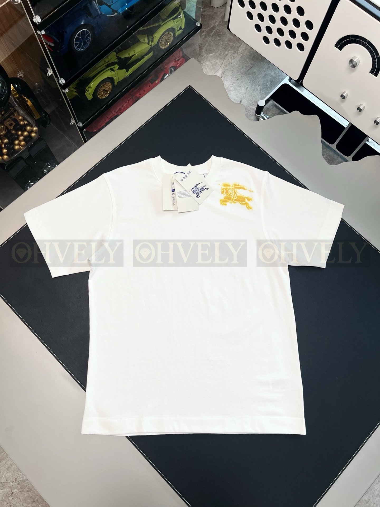 【 ZP버전 】버버리 Burberry 에크루 스프레이 페인트 로고 코튼 티셔츠 상품 썸네일