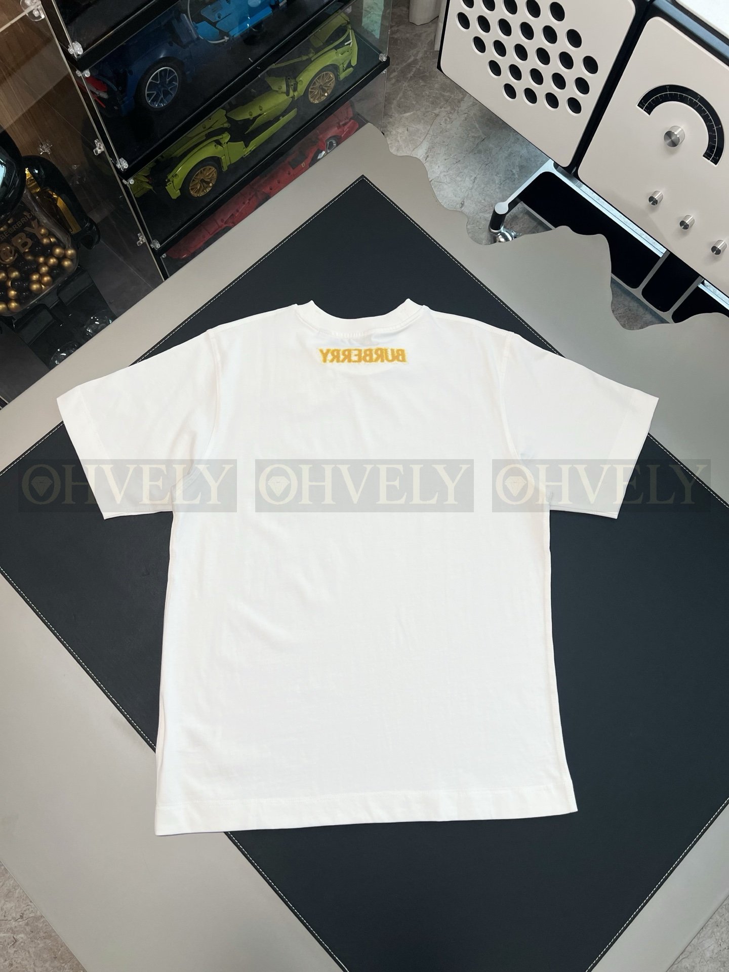 【 ZP버전 】버버리 Burberry 에크루 스프레이 페인트 로고 코튼 티셔츠 상품 썸네일