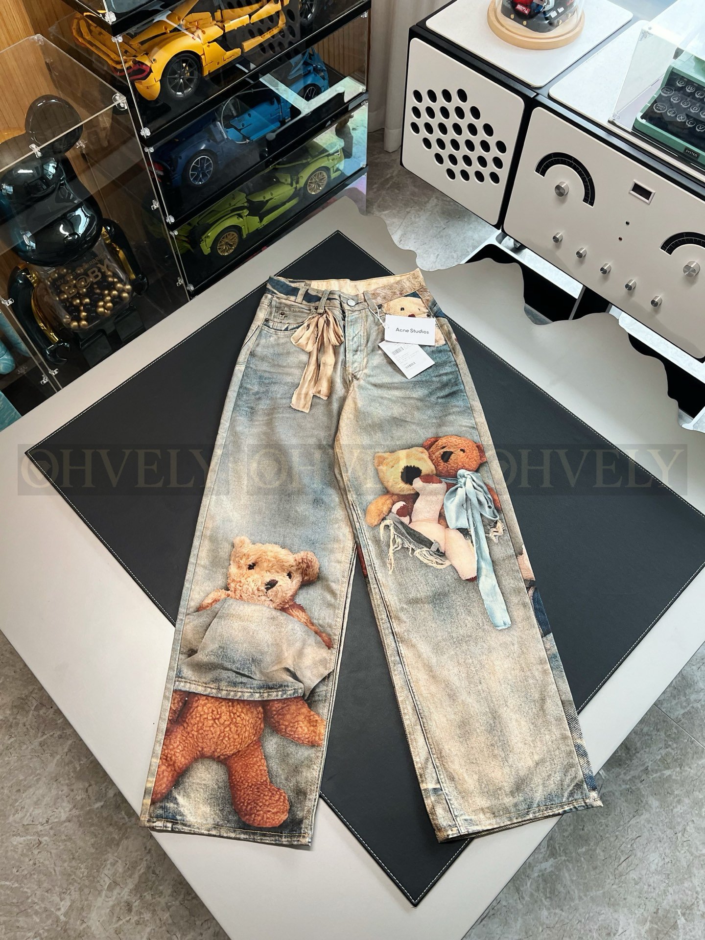 【 ZP버전 】아크네 스튜디오 Acne Studios 베어 프린트 트롱프뢰유 데님 팬츠 상품 썸네일
