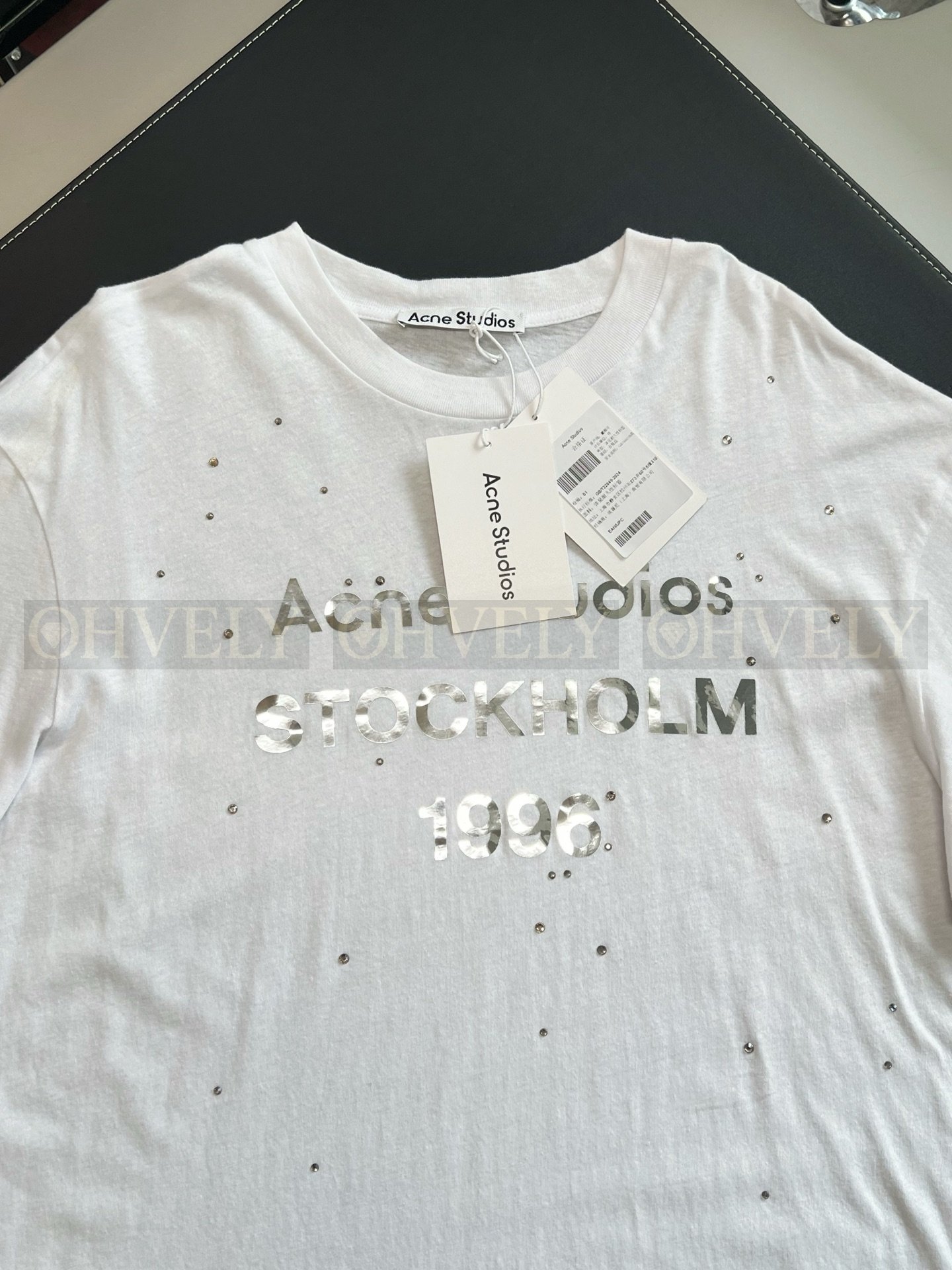【 ZP버전 】아크네 스튜디오 Acne Studios 스톡홀름 1996 라인스톤 로고 티셔츠 상품 썸네일