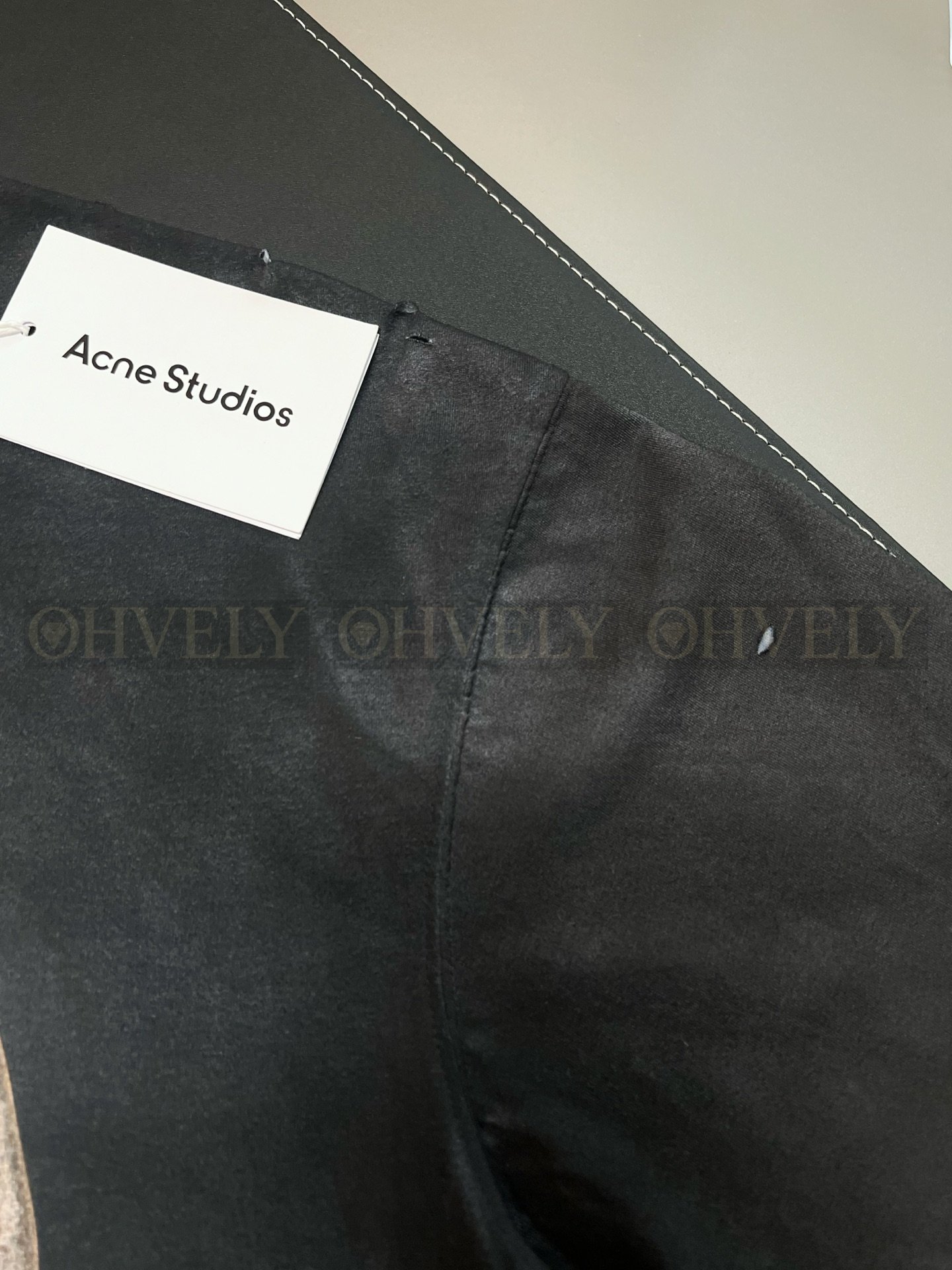 【 ZP버전 】아크네 스튜디오 Acne Studios 코인 로고 프린트 디스트레스드 티셔츠 상품 썸네일