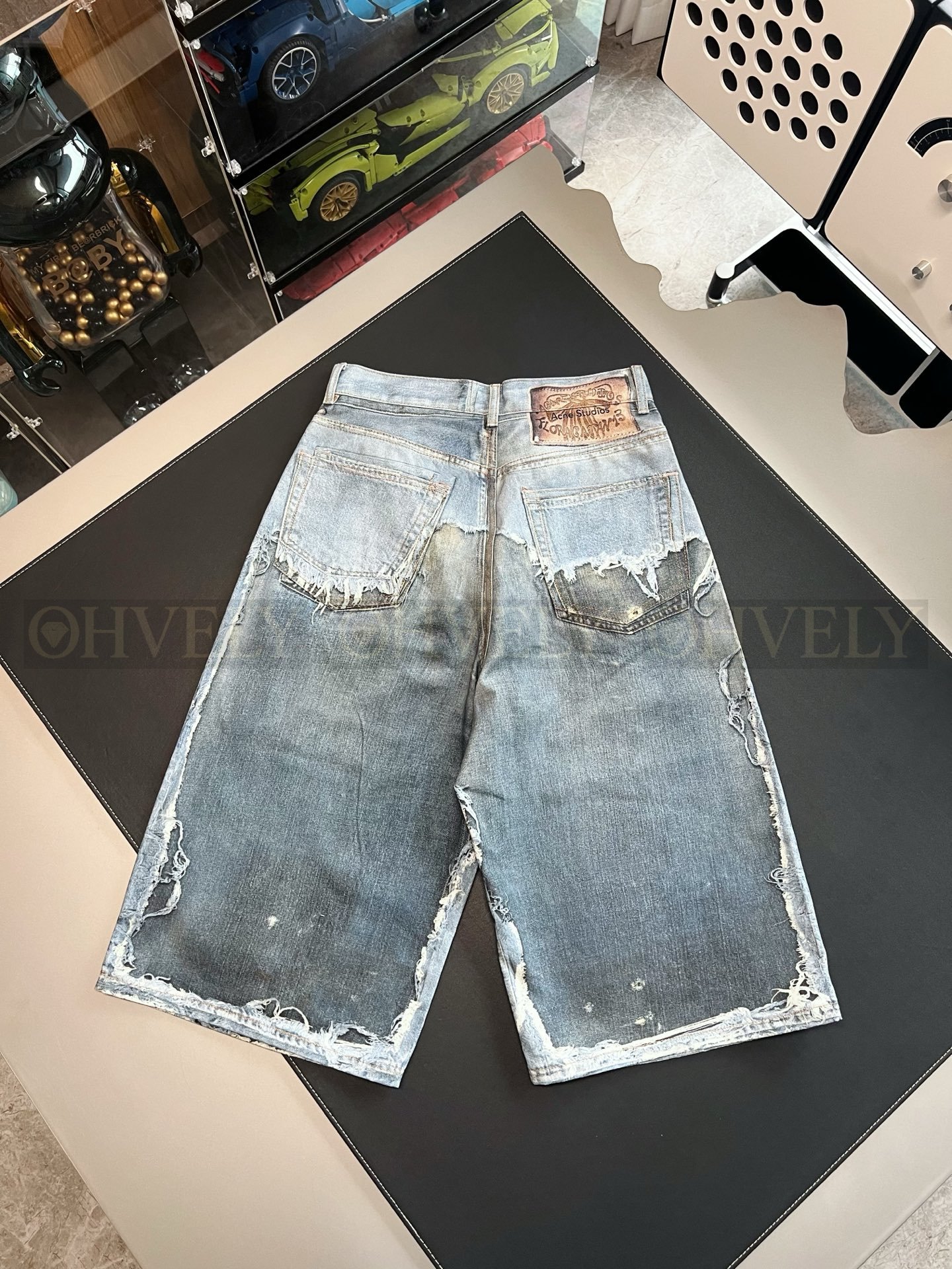 【 ZP버전 】아크네 스튜디오 Acne Studios 트롱프뢰유 디스트레스드 프린트 데님 쇼츠 상품 썸네일