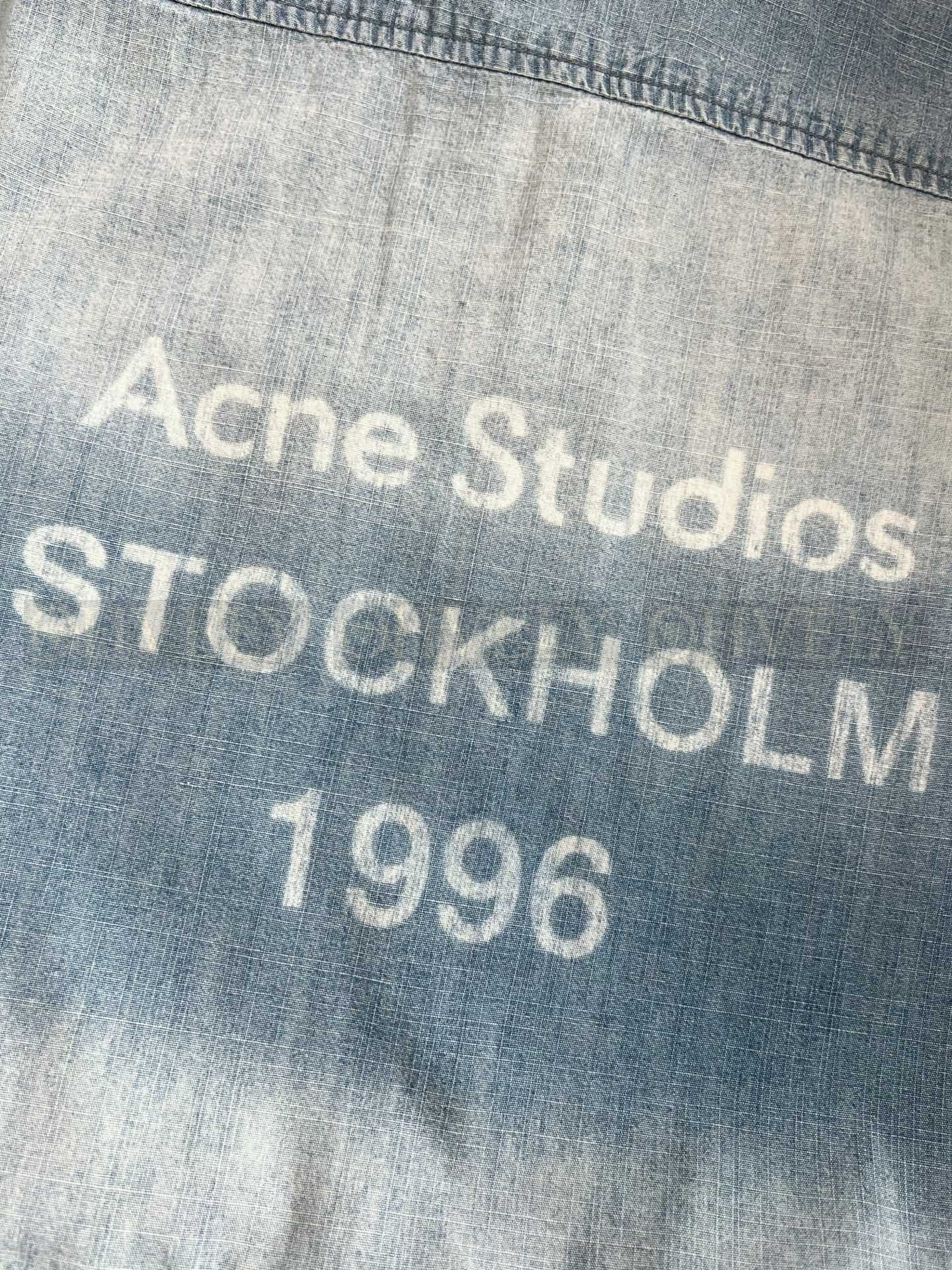【 ZP버전 】아크네 스튜디오 Acne Studios 1996 로고 자수 워싱 데님 반팔 셔츠 상품 썸네일