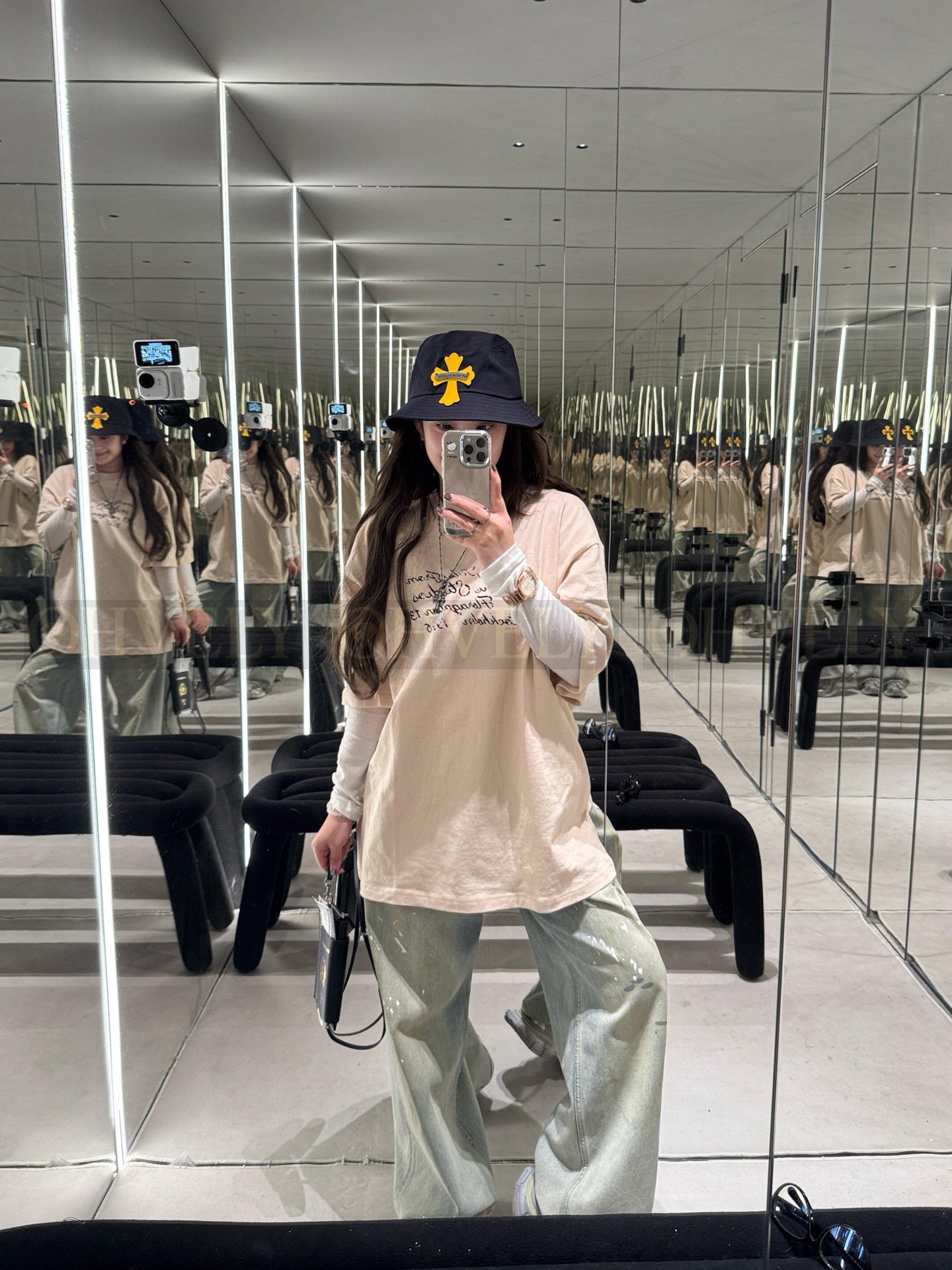 【 ZP버전 】아크네 스튜디오 Acne Studios 플로라간탄 13 스톡홀름 로고 자수 티셔츠 상품 썸네일